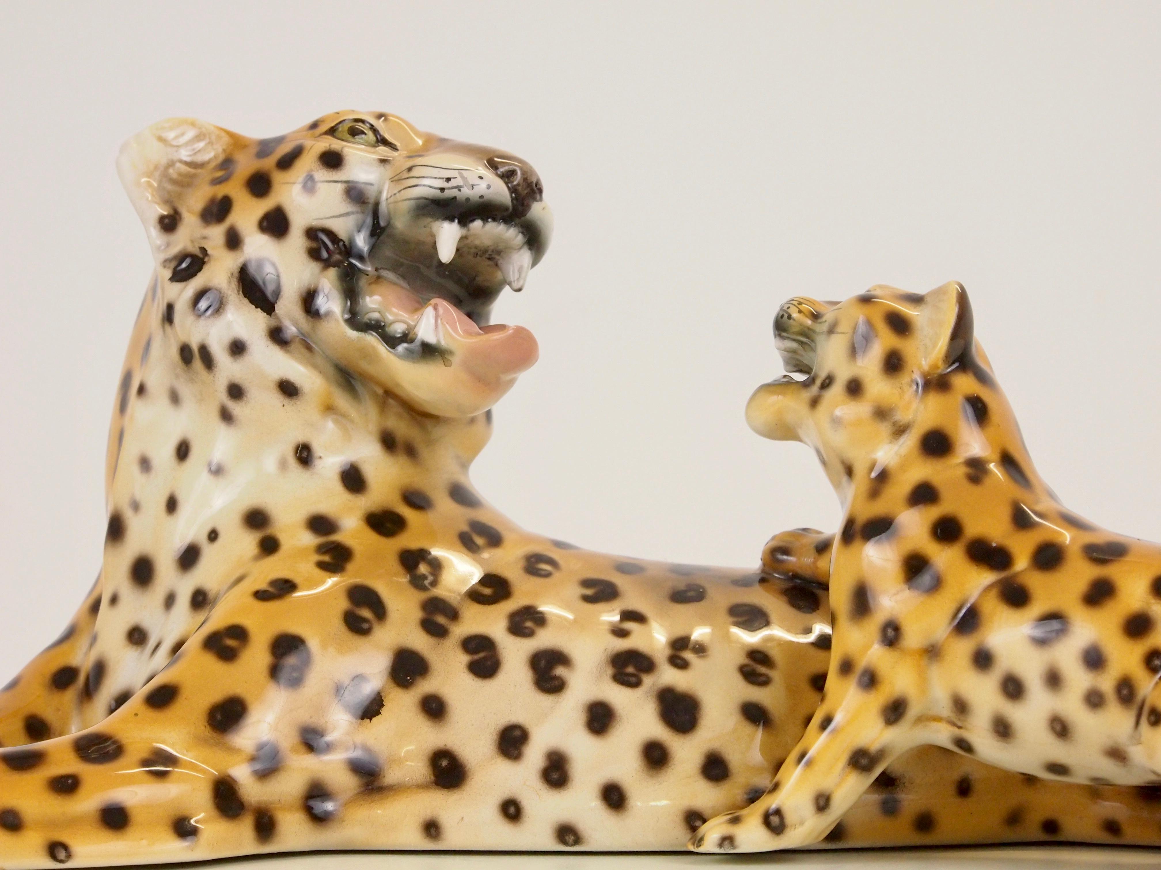 Midcentury Italian Porcelain Leopard Statuette Favaro Cecchetto Attributed In Good Condition In Hilversum, Noord Holland