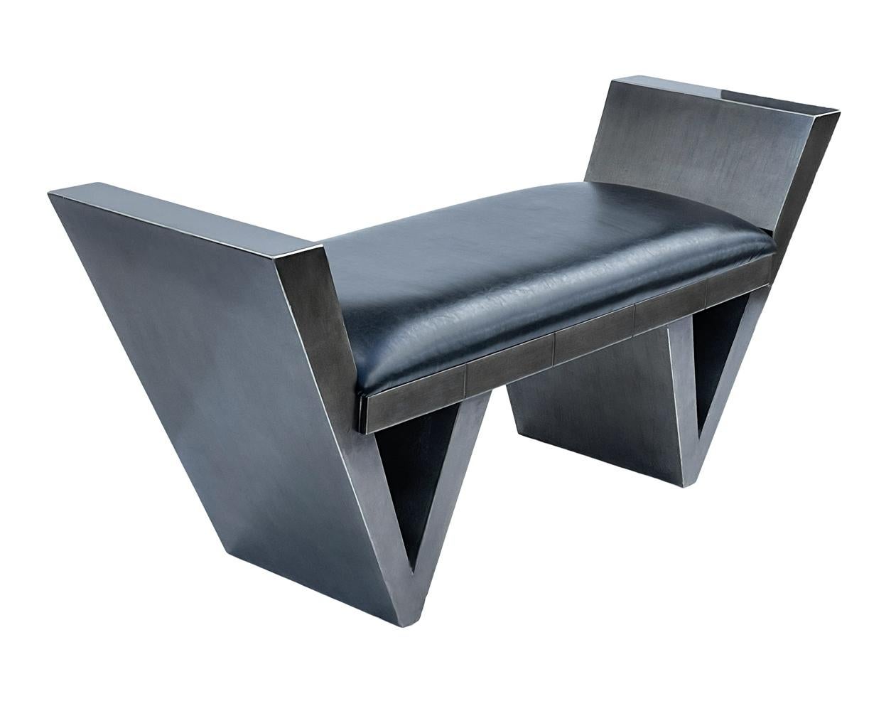 Mid-Century Italian Post Modern Bench in Gunmetal and Black Colors For Sale 1