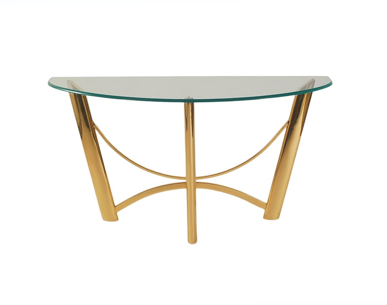 Fin du 20e siècle Table console ou table de canapé italienne post-moderne mi-siècle en laiton et verre en vente