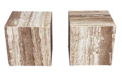 Midcentury Italian Post Modern Dark Travertine Cube End Tables oder Couchtisch