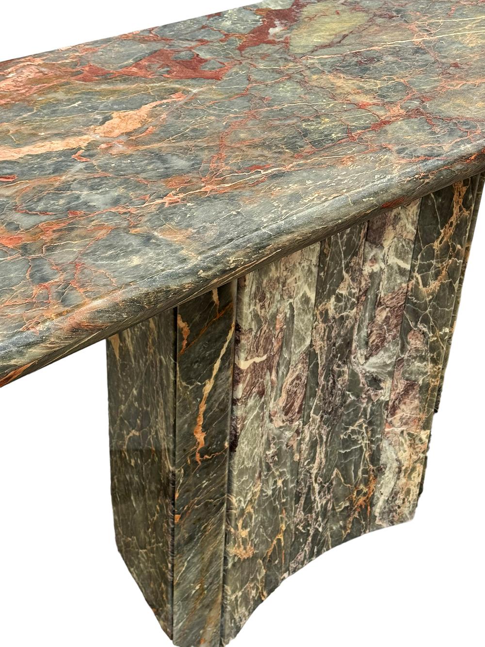 Console ou table de canapé italienne post-moderne du milieu du siècle dernier en marbre vert/gris  en vente 1
