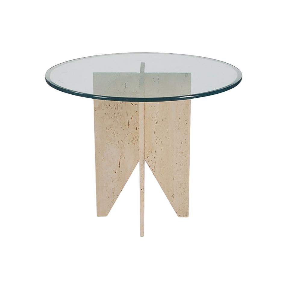 Postmoderno Tavolo da pranzo o centrotavola in marmo travertino postmoderno italiano del Mid Century in vendita
