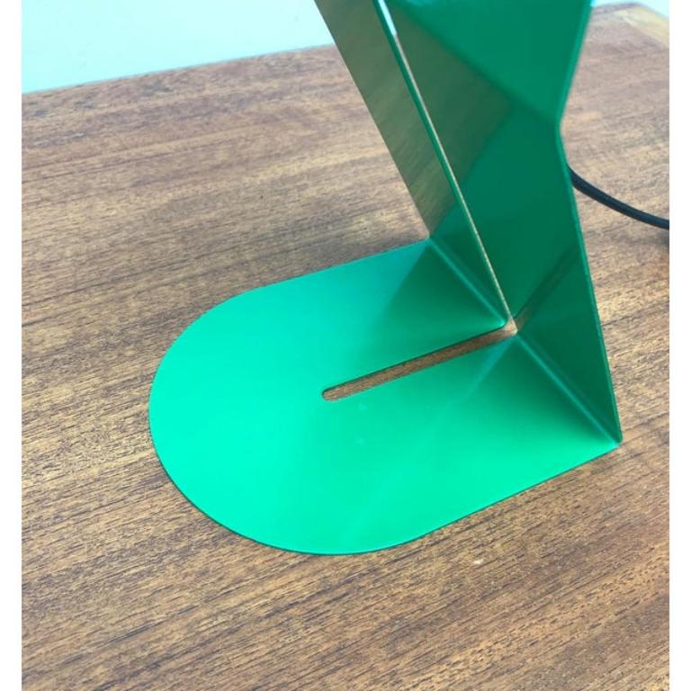 Italienische postmoderne, minimalistische Mid-Century-Tischlampe aus Metall, Space Age, 1960er Jahre im Angebot 5