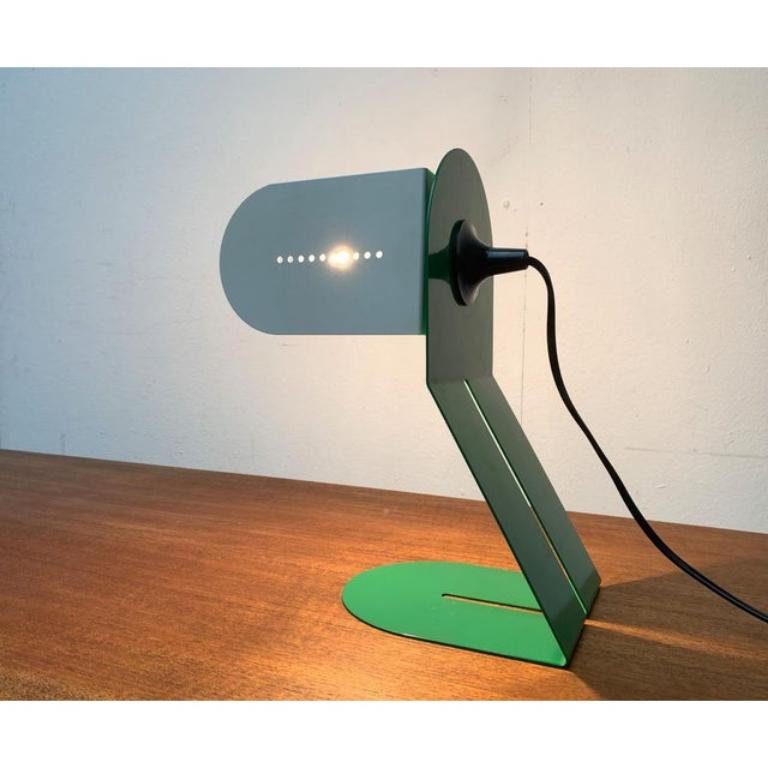 Italienische postmoderne, minimalistische Mid-Century-Tischlampe aus Metall, Space Age, 1960er Jahre im Angebot 6