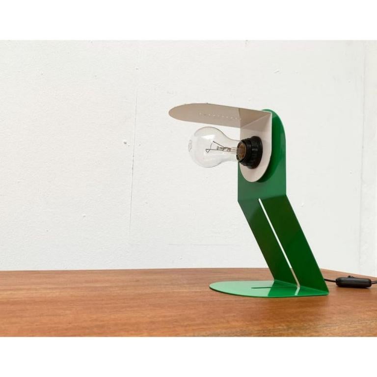 Italienische postmoderne, minimalistische Mid-Century-Tischlampe aus Metall, Space Age, 1960er Jahre im Zustand „Hervorragend“ im Angebot in Hamburg, DE