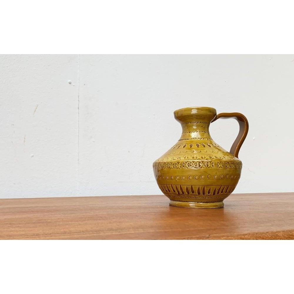 Italiano Vaso a caraffa in ceramica italiana di metà secolo di Aldo Londi per Bitossi, anni '60 in vendita