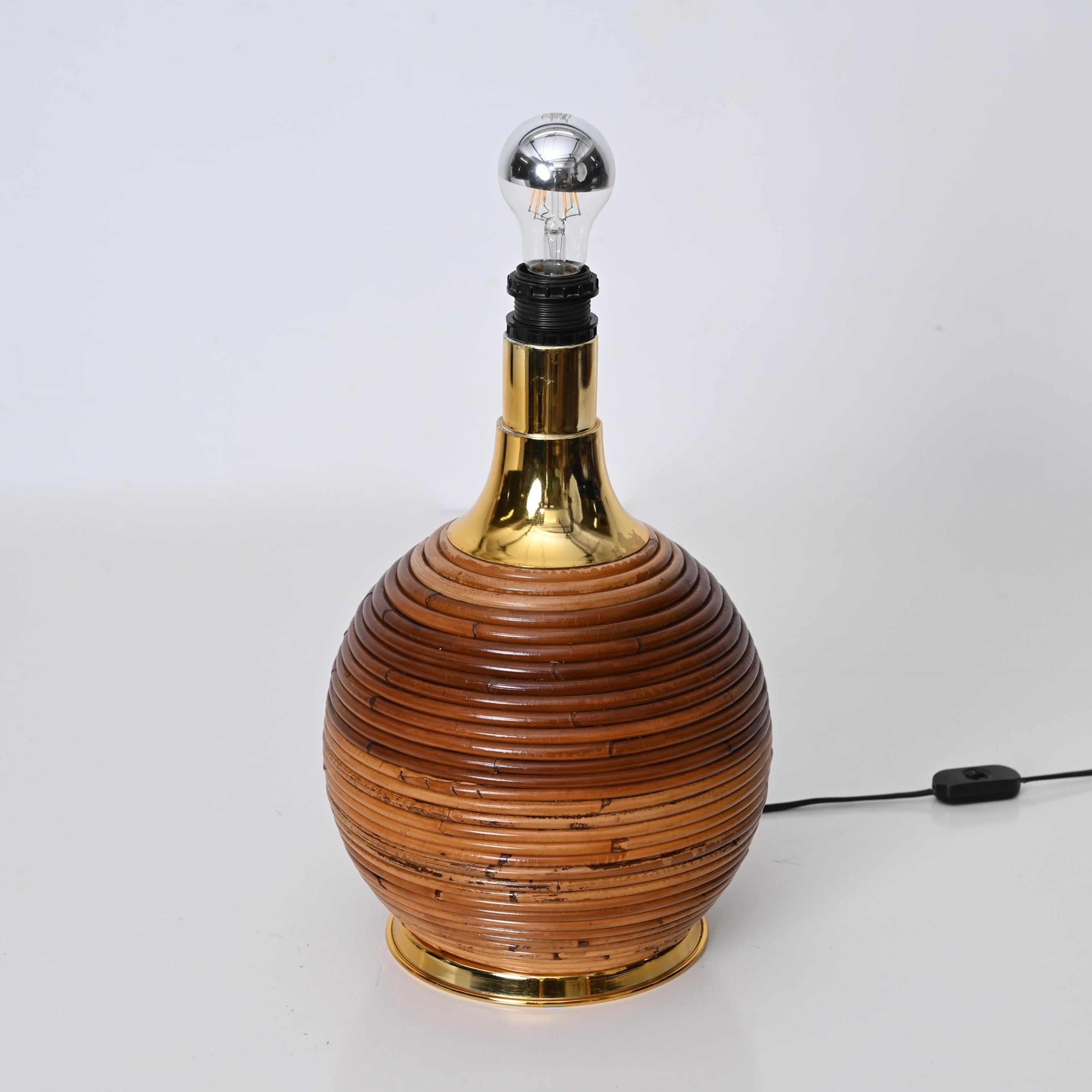 Mid-Century Italian Rattan and Gilt Metal Table Lamp by Vivai Del Sud, 1970s For Sale 8