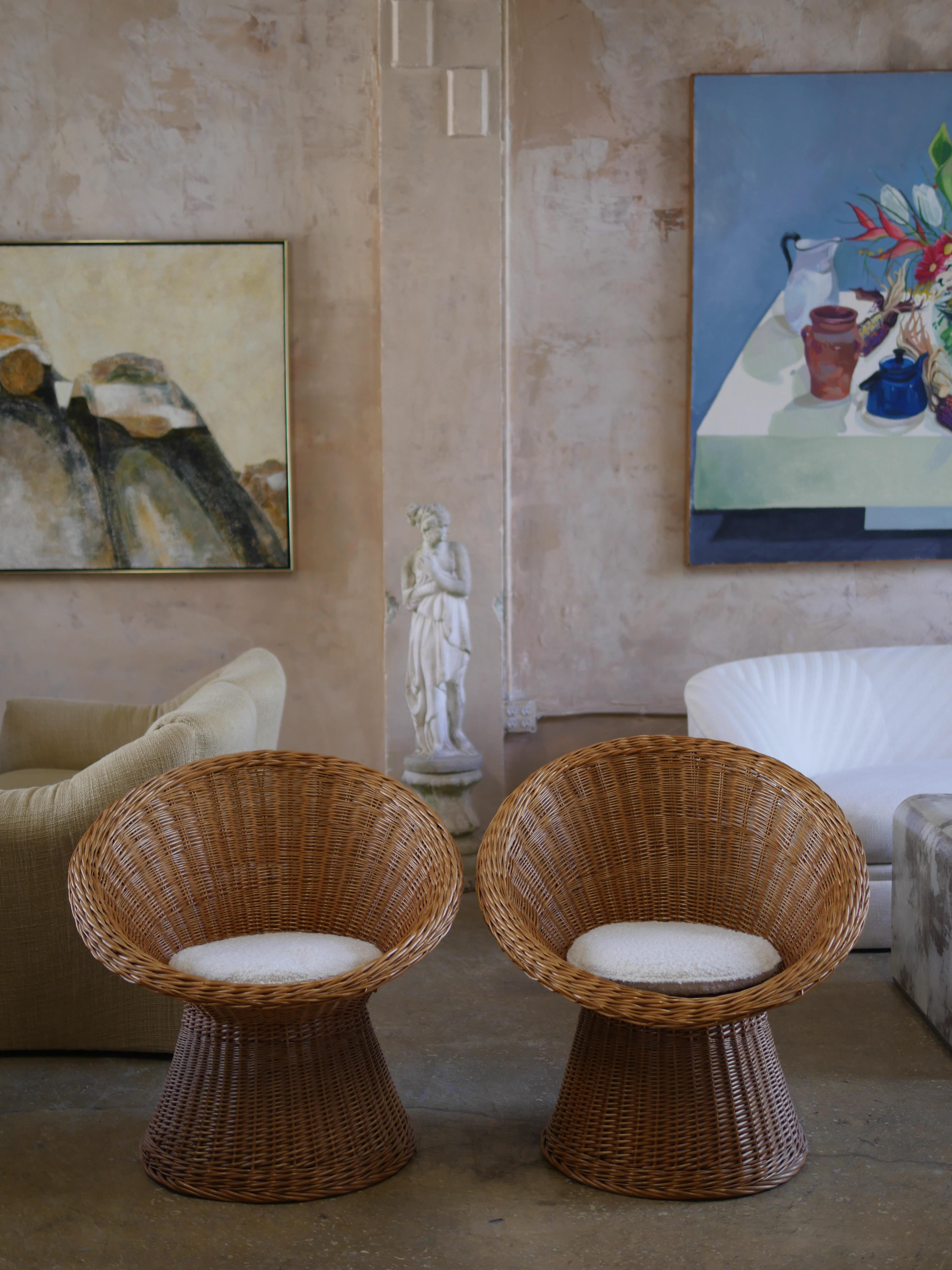 Mid-20th Century Pair of Mid-Century Italian Rattan Lounge Chairs with Bouclé Upholstery For Sale