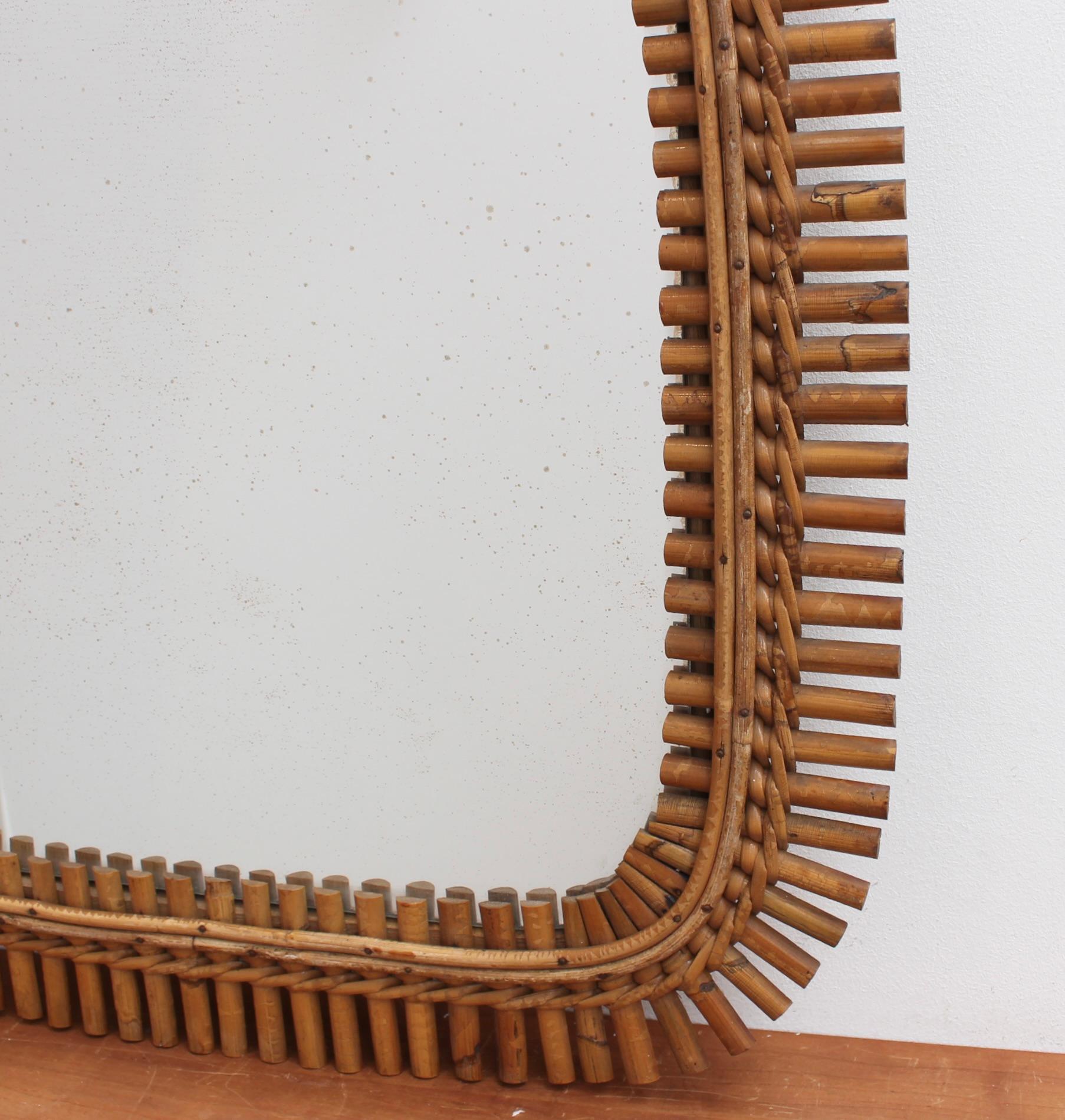 Miroir en rotin italien du milieu du siècle avec chaîne de suspension (circa 1960) en vente 3