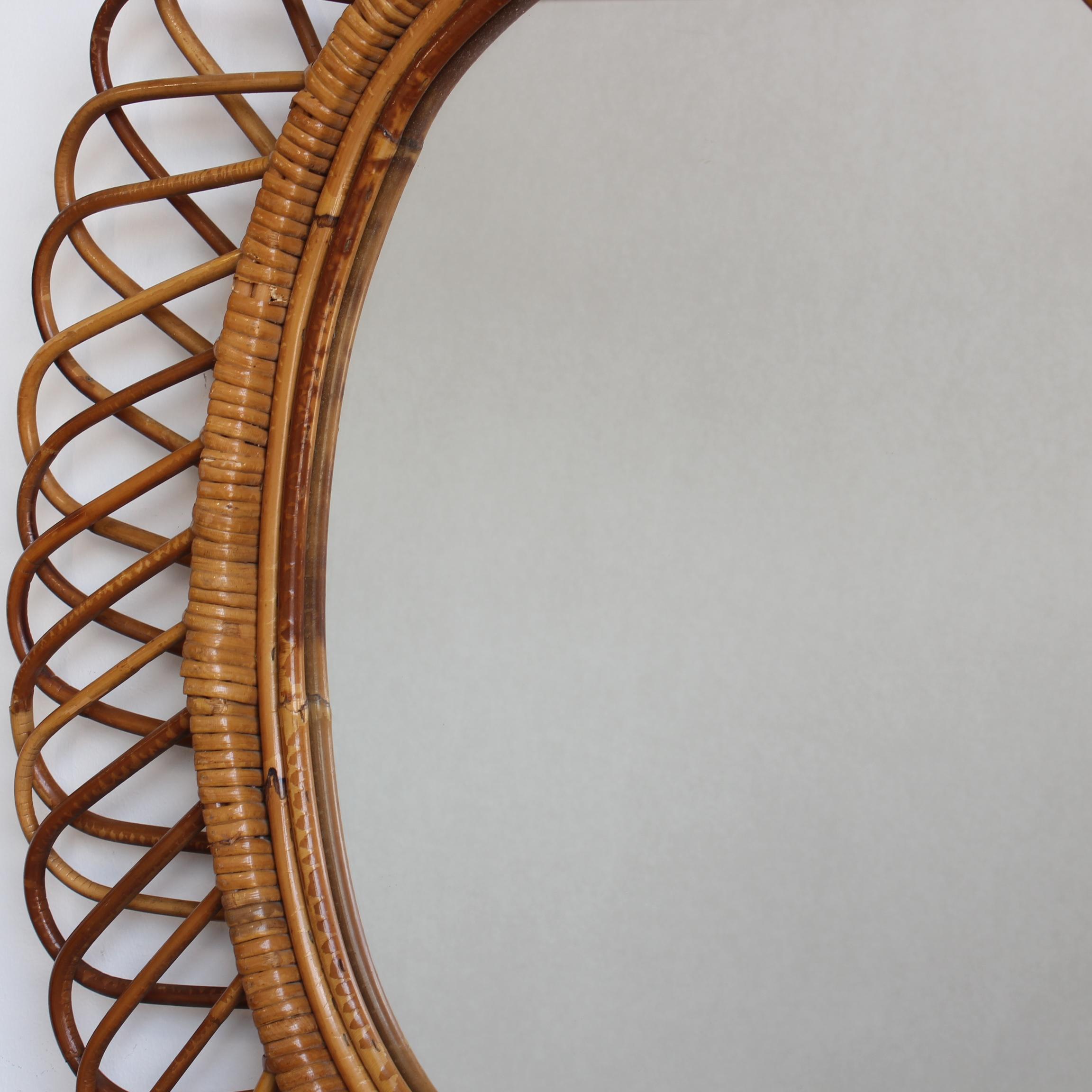 Italienischer Rattan-Wandspiegel aus der Mitte des Jahrhunderts (ca. 1960er Jahre) im Angebot 6