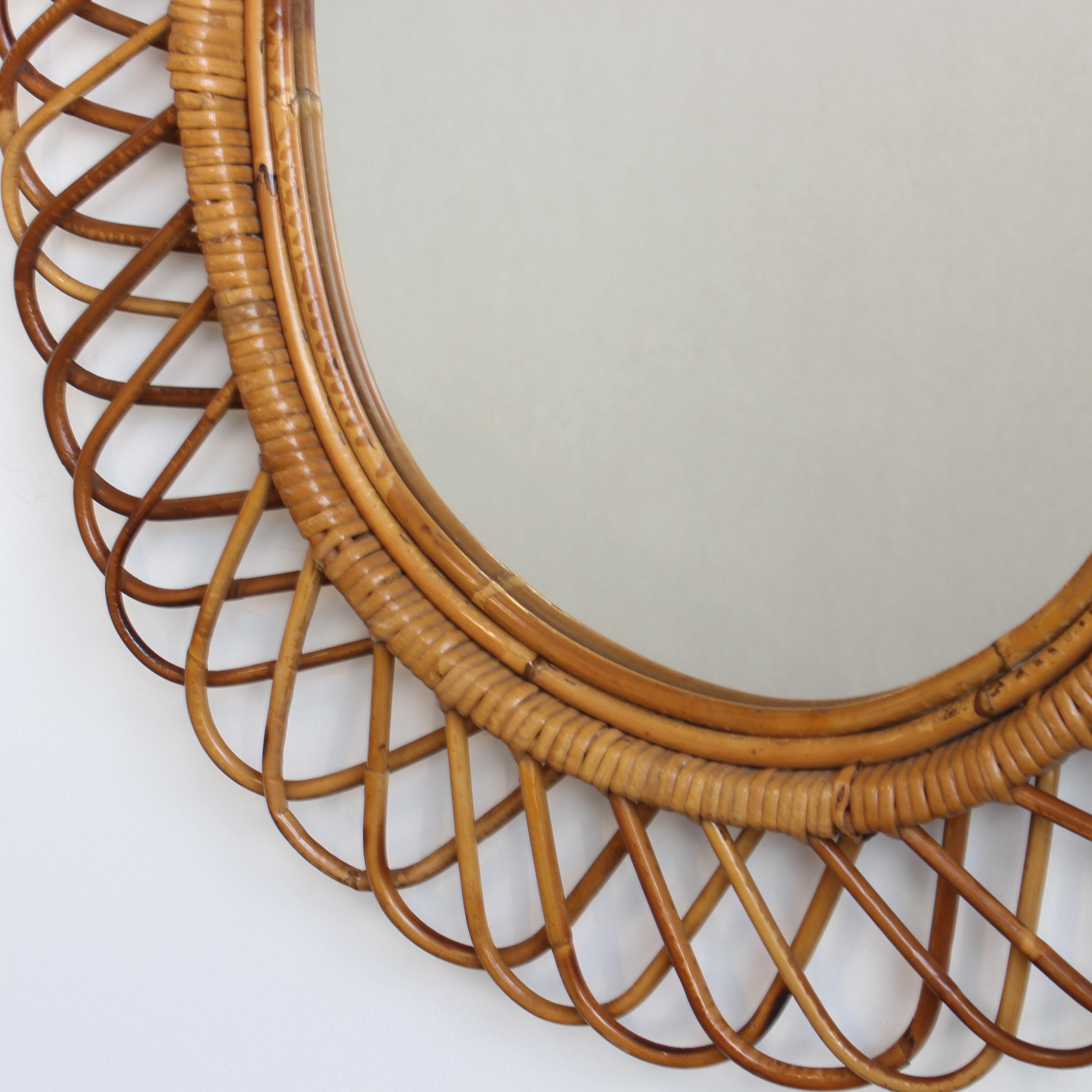 Italienischer Rattan-Wandspiegel aus der Mitte des Jahrhunderts (ca. 1960er Jahre) im Angebot 5