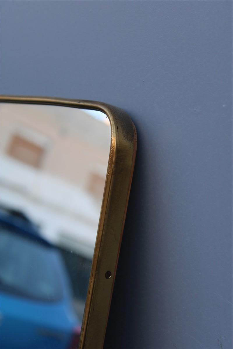 Miroir rectangulaire minimaliste italien du milieu du siècle dernier en laiton de style Gio Ponti Bon état - En vente à Palermo, Sicily