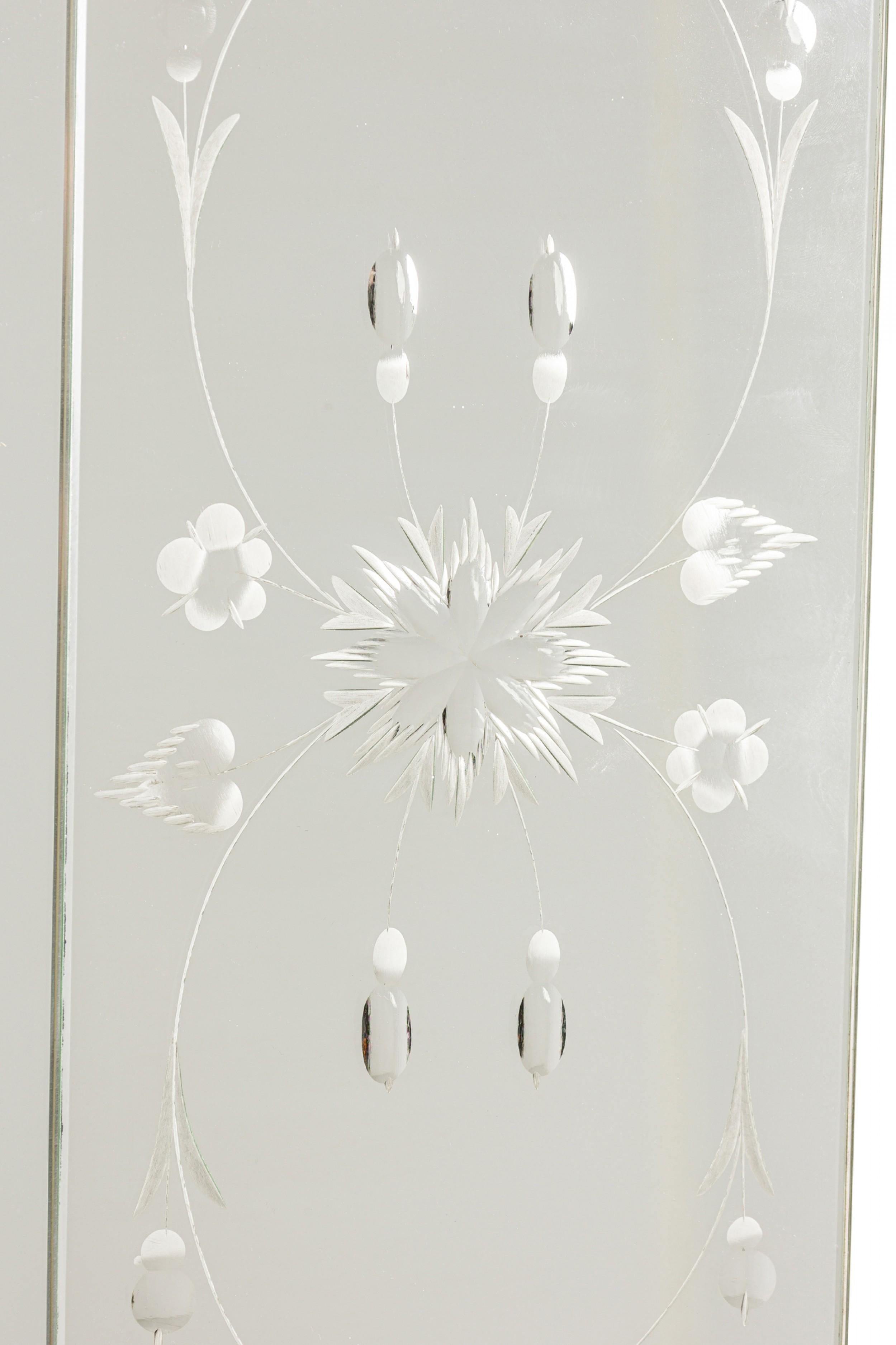 Italiano Mid-Century Italian Rectangular Wall Mirror with Etched Glass Floral Border in vendita