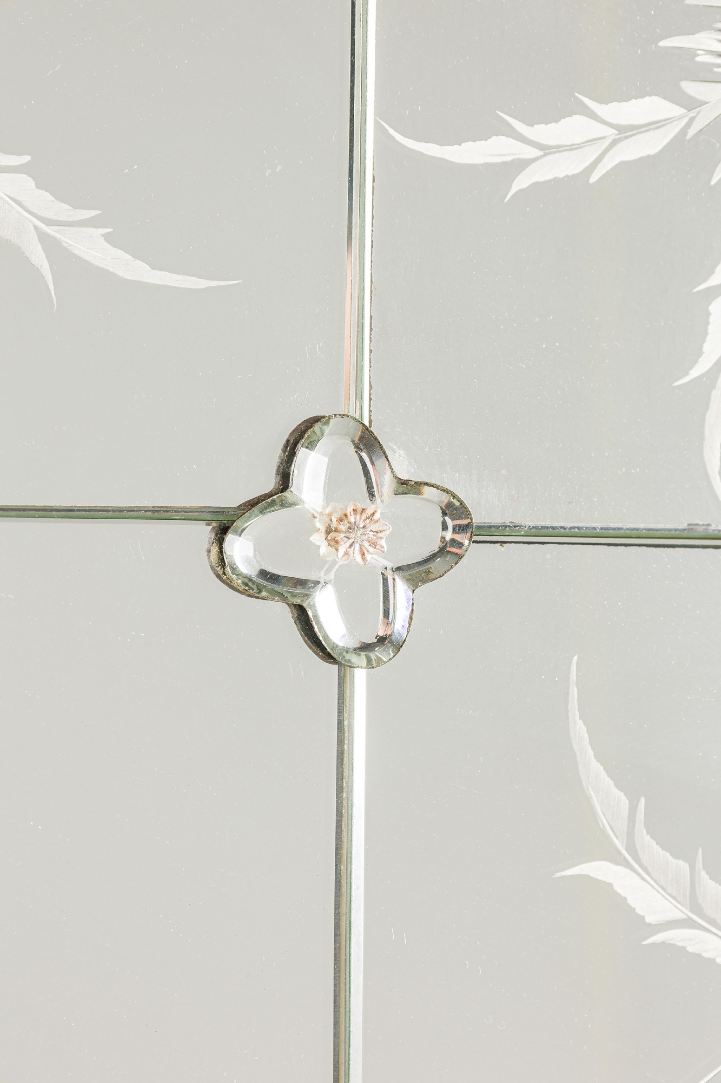 Smussato Mid-Century Italian Rectangular Wall Mirror with Etched Glass Floral Border in vendita