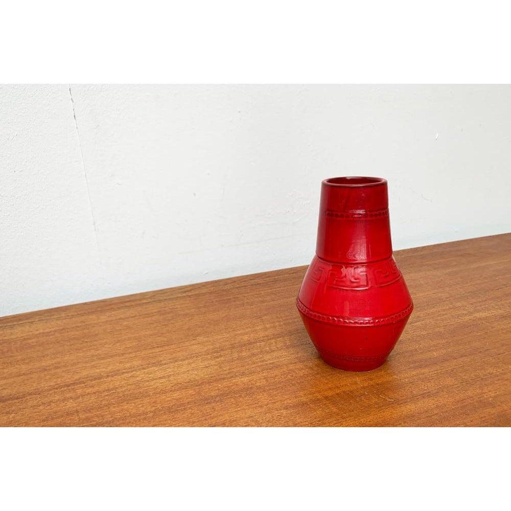Italienische rote Keramikvase aus der Jahrhundertmitte von Bitossi, 1960er Jahre (20. Jahrhundert) im Angebot