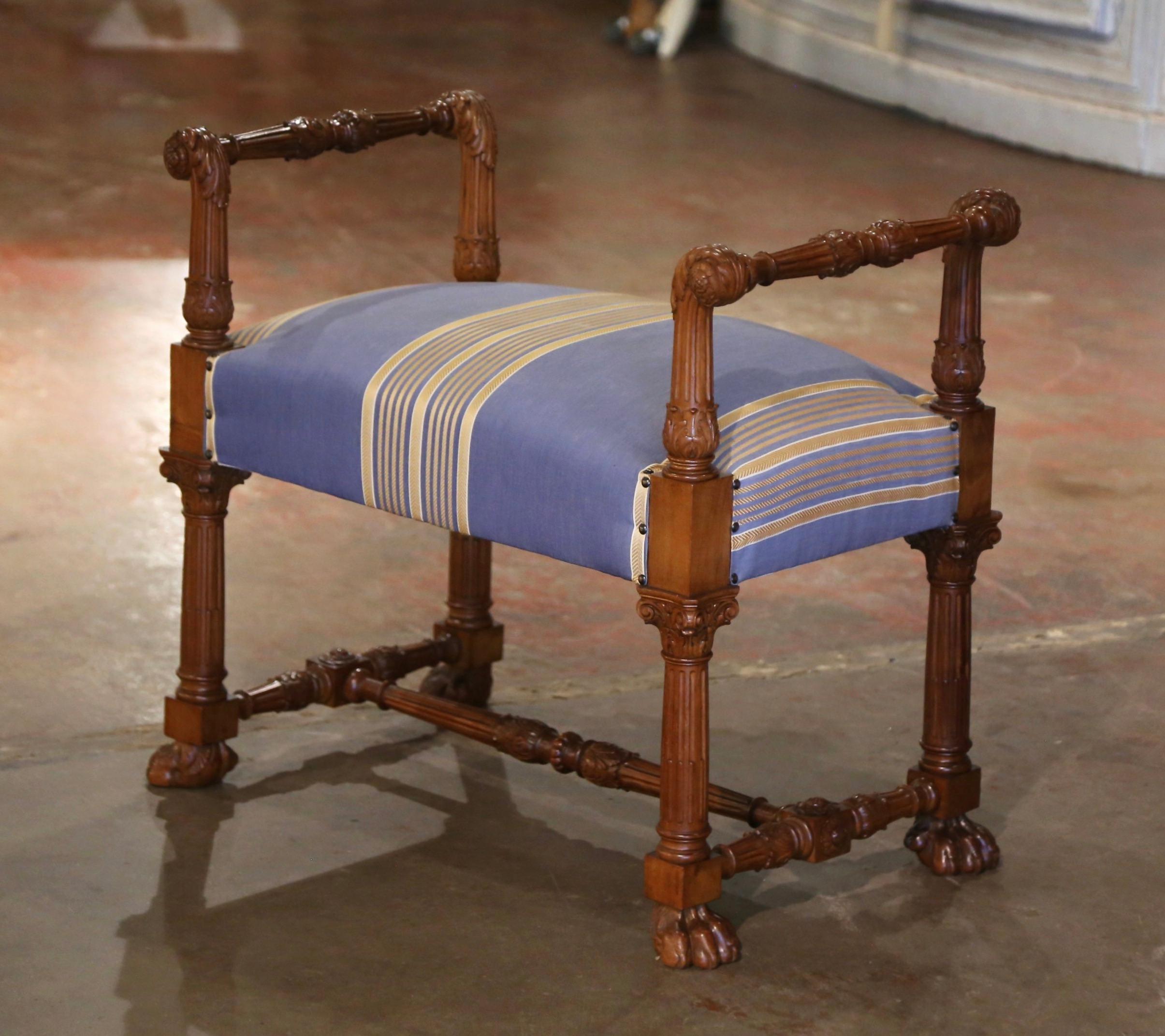 20th Century Mid-Century Italian Renaissance Revival Carved Walnut Vanity or Piano Bench For Sale