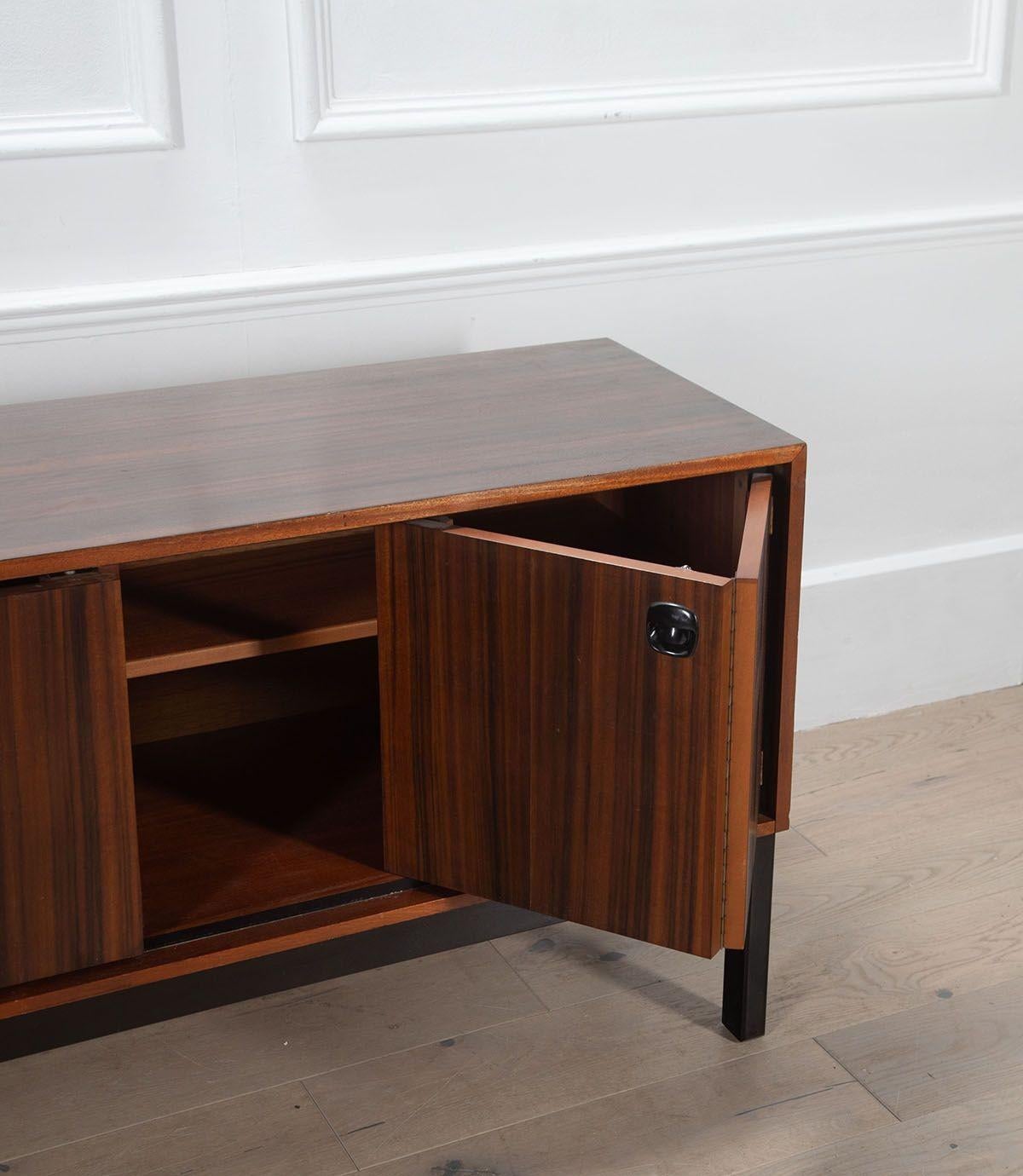 Mid-Century Italian Rosewood Sideboard For Sale 7