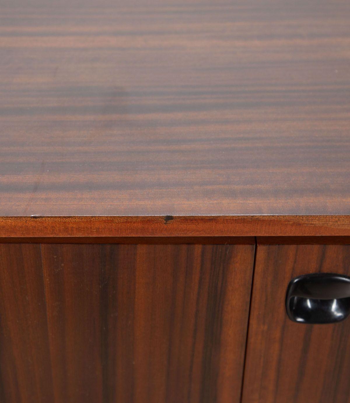 Mid-Century Italian Rosewood Sideboard For Sale 3