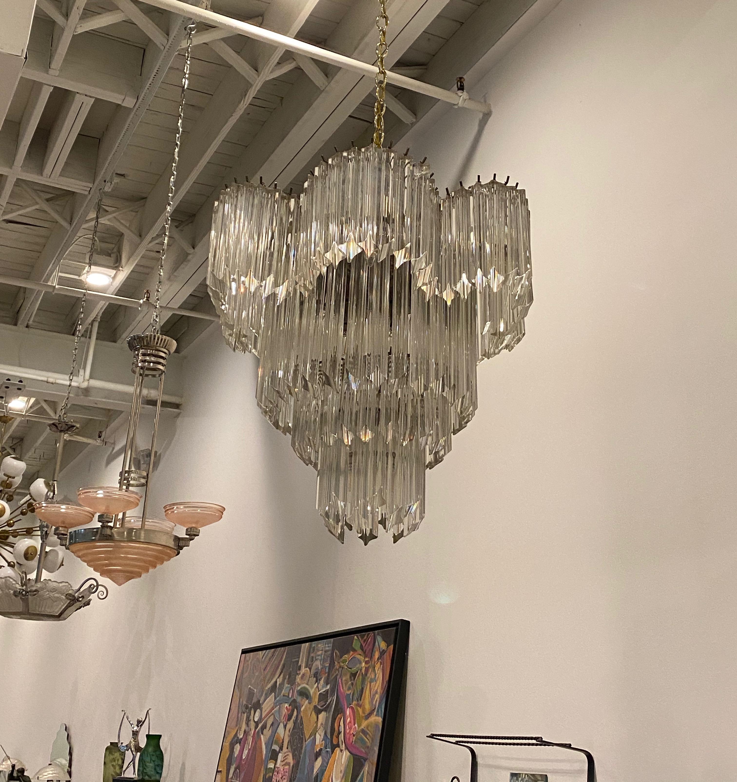 Midcentury Tiered Italian Chandelier In Excellent Condition For Sale In North Bergen, NJ