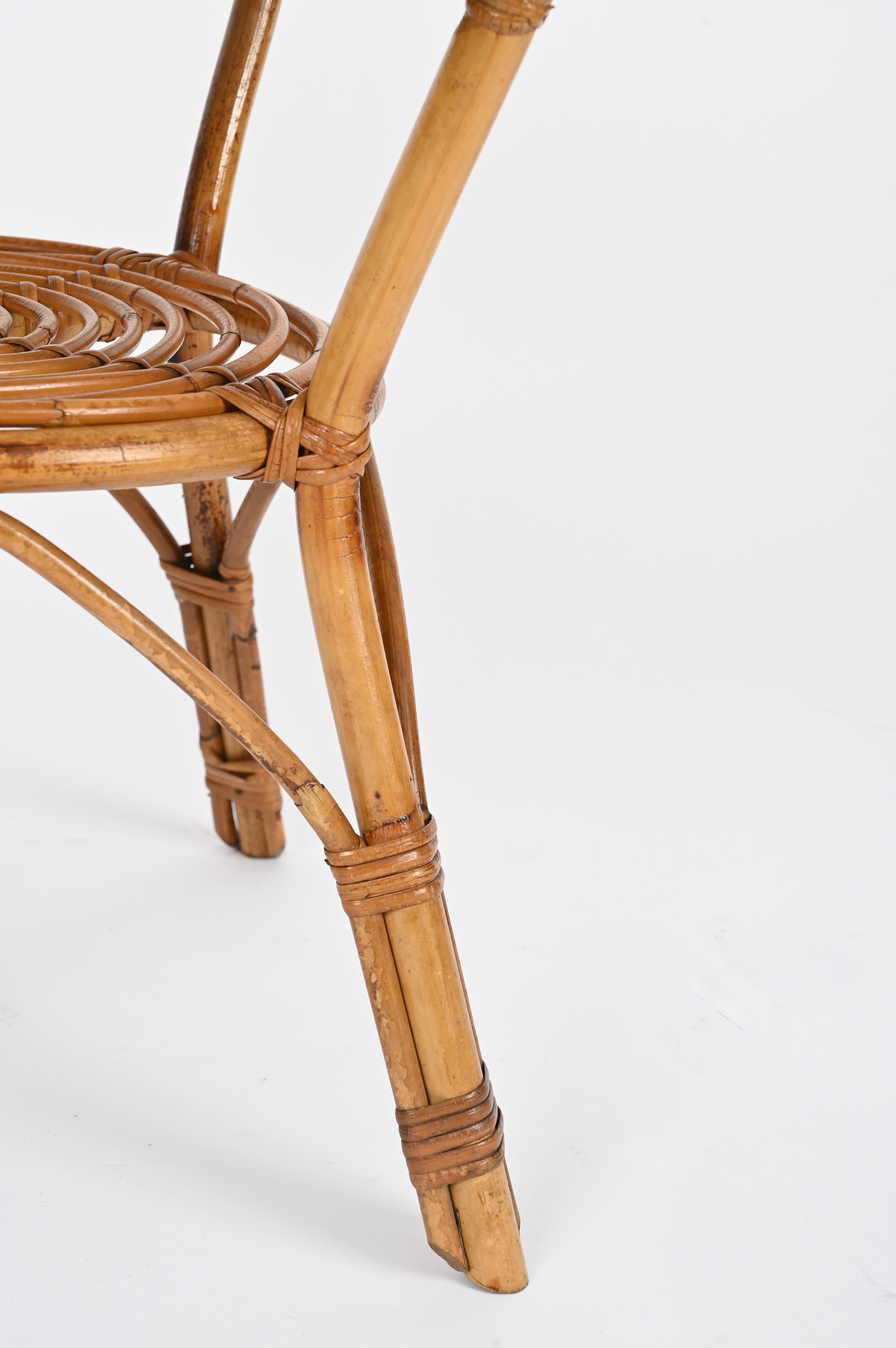 Italienischer runder Couchtisch aus Rattan, Bambus und Korbweide aus der Mitte des Jahrhunderts, 1960er Jahre im Angebot 3