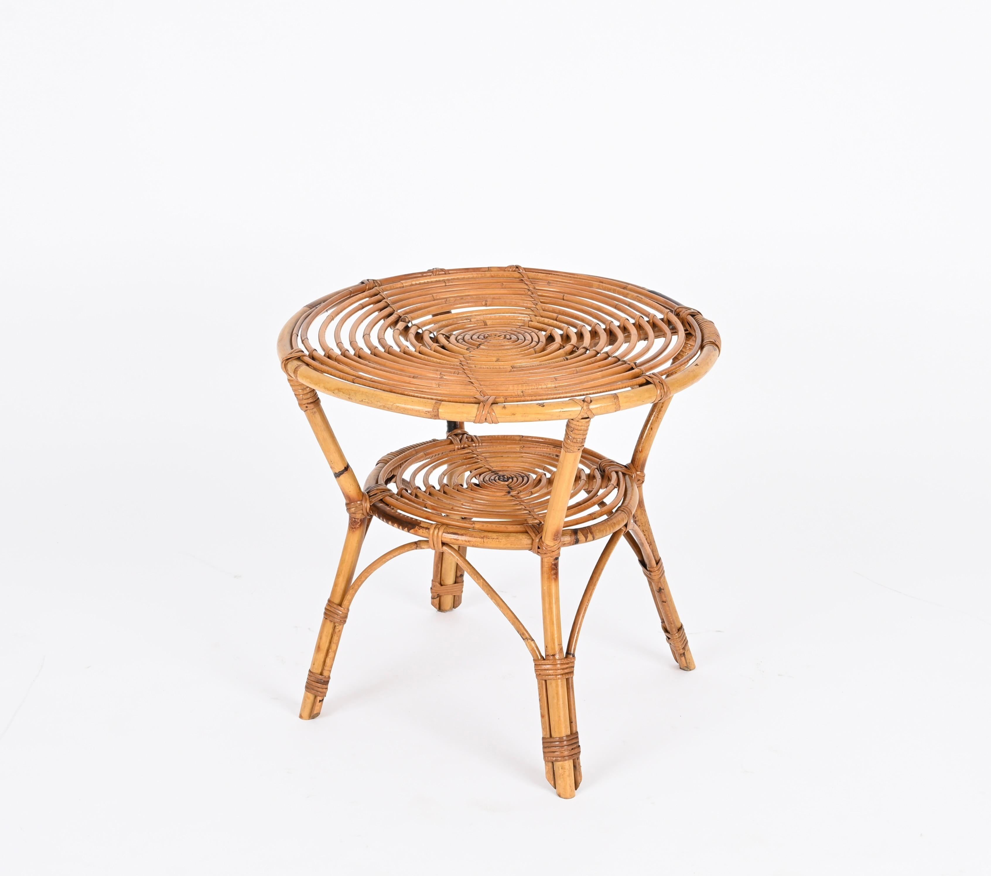Italienischer runder Couchtisch aus Rattan, Bambus und Korbweide aus der Mitte des Jahrhunderts, 1960er Jahre im Zustand „Gut“ im Angebot in Roma, IT