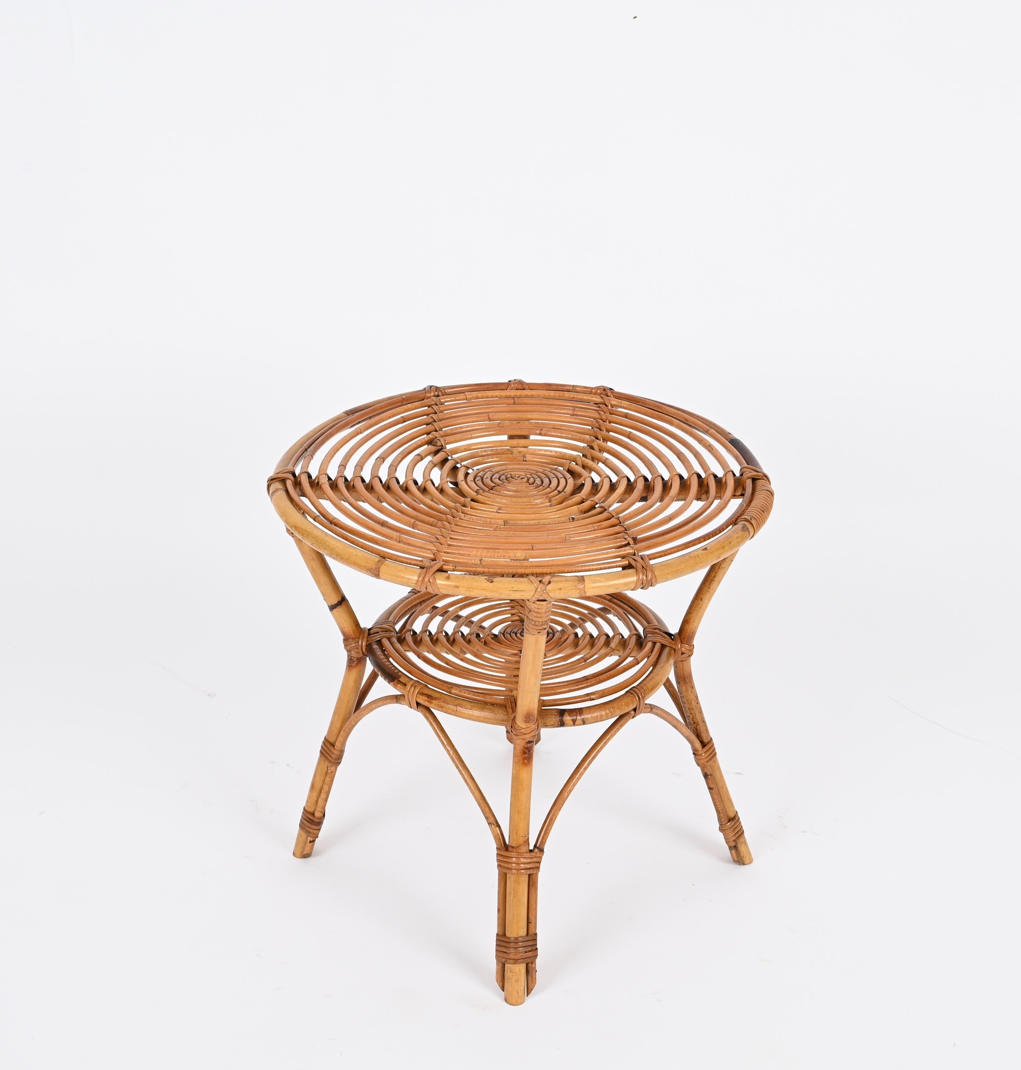 Italienischer runder Couchtisch aus Rattan, Bambus und Korbweide aus der Mitte des Jahrhunderts, 1960er Jahre im Angebot 2
