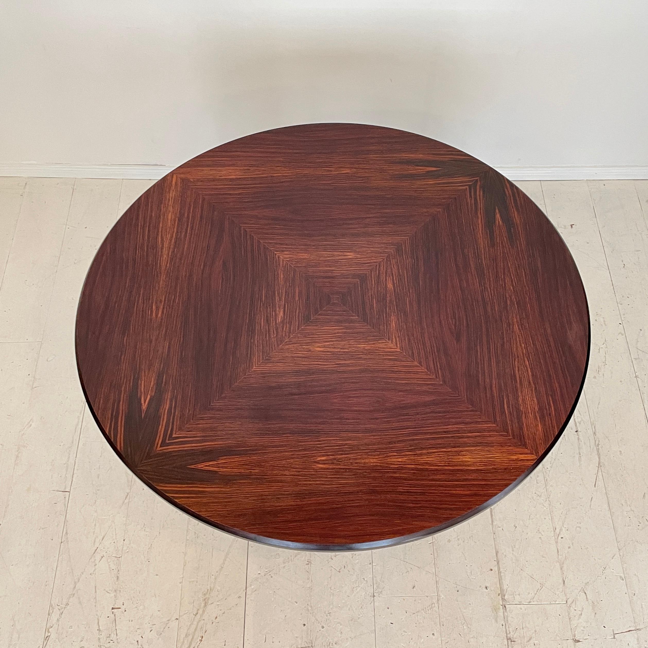 Late 20th Century Mid Century Italian Round Dining Table with Fantastic Brown Red Veneer, 1980s