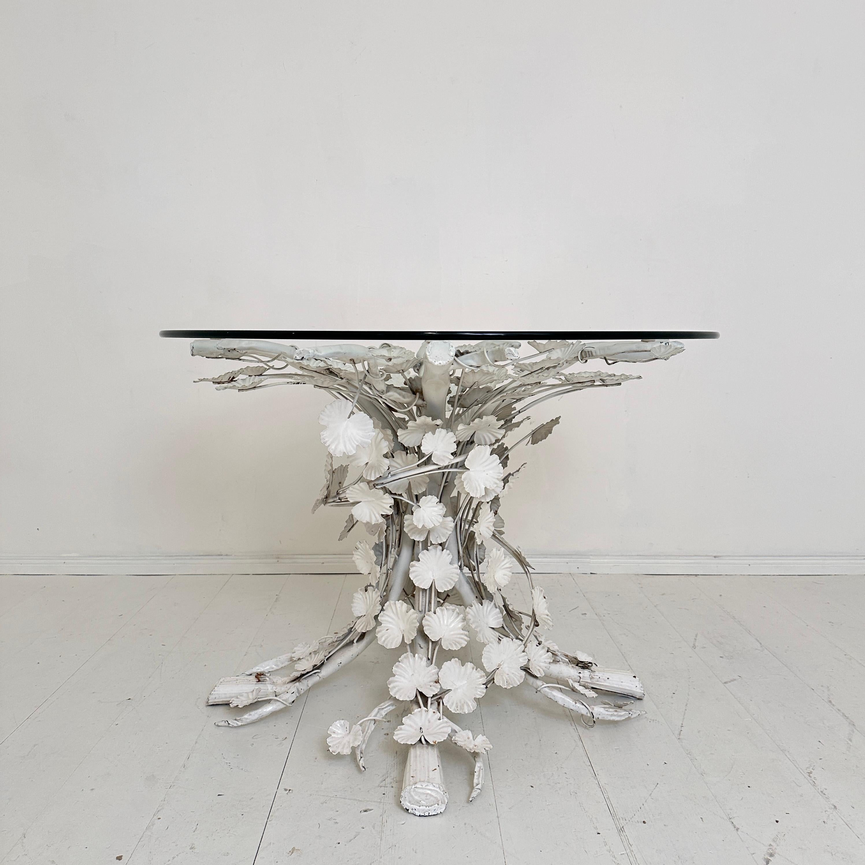 Mid-Century Modern Mid Century Italian Round Floral Dining Table in white Metal and Glass, 1970 For Sale