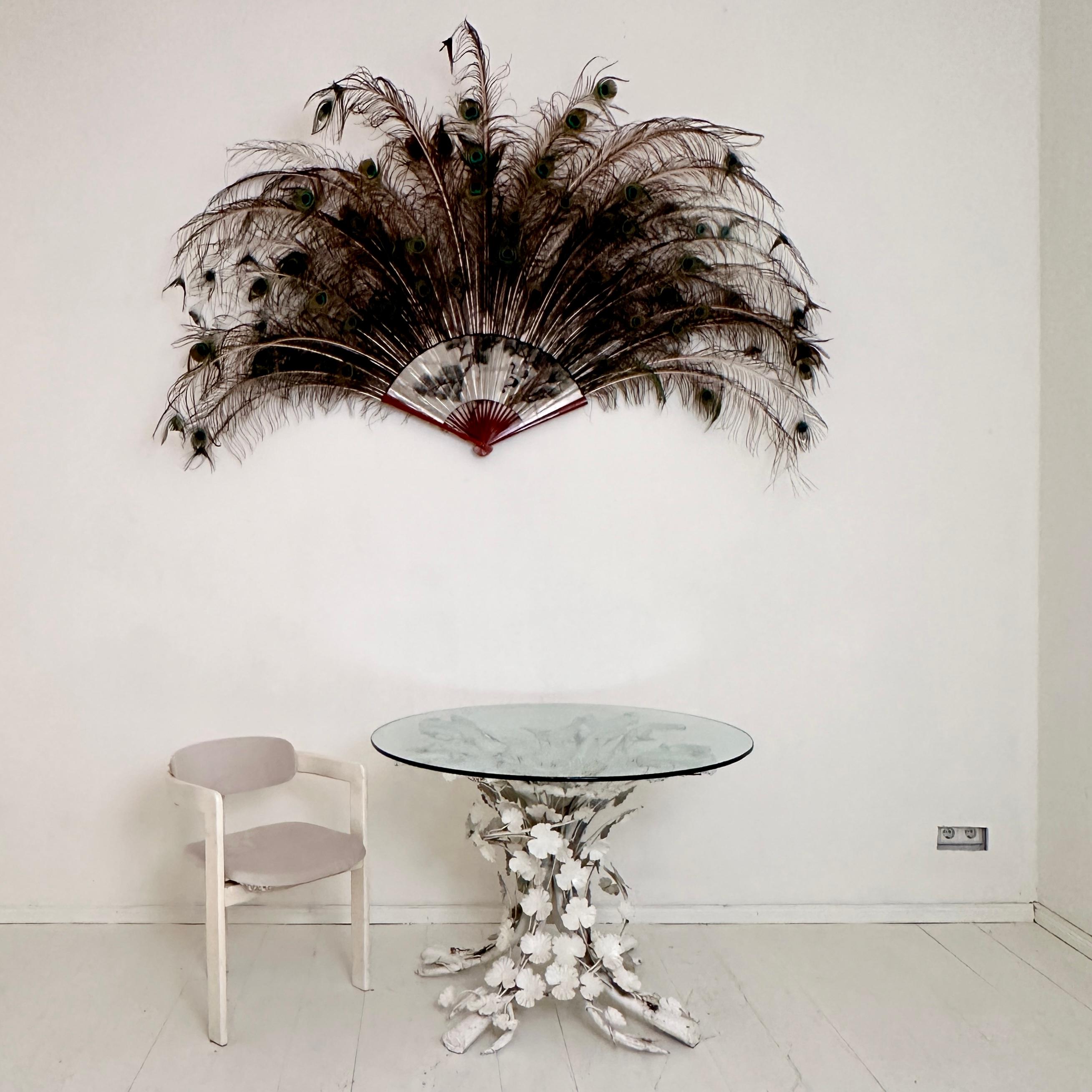 Mid Century Italian Round Floral Dining Table in white Metal and Glass, 1970 For Sale 2