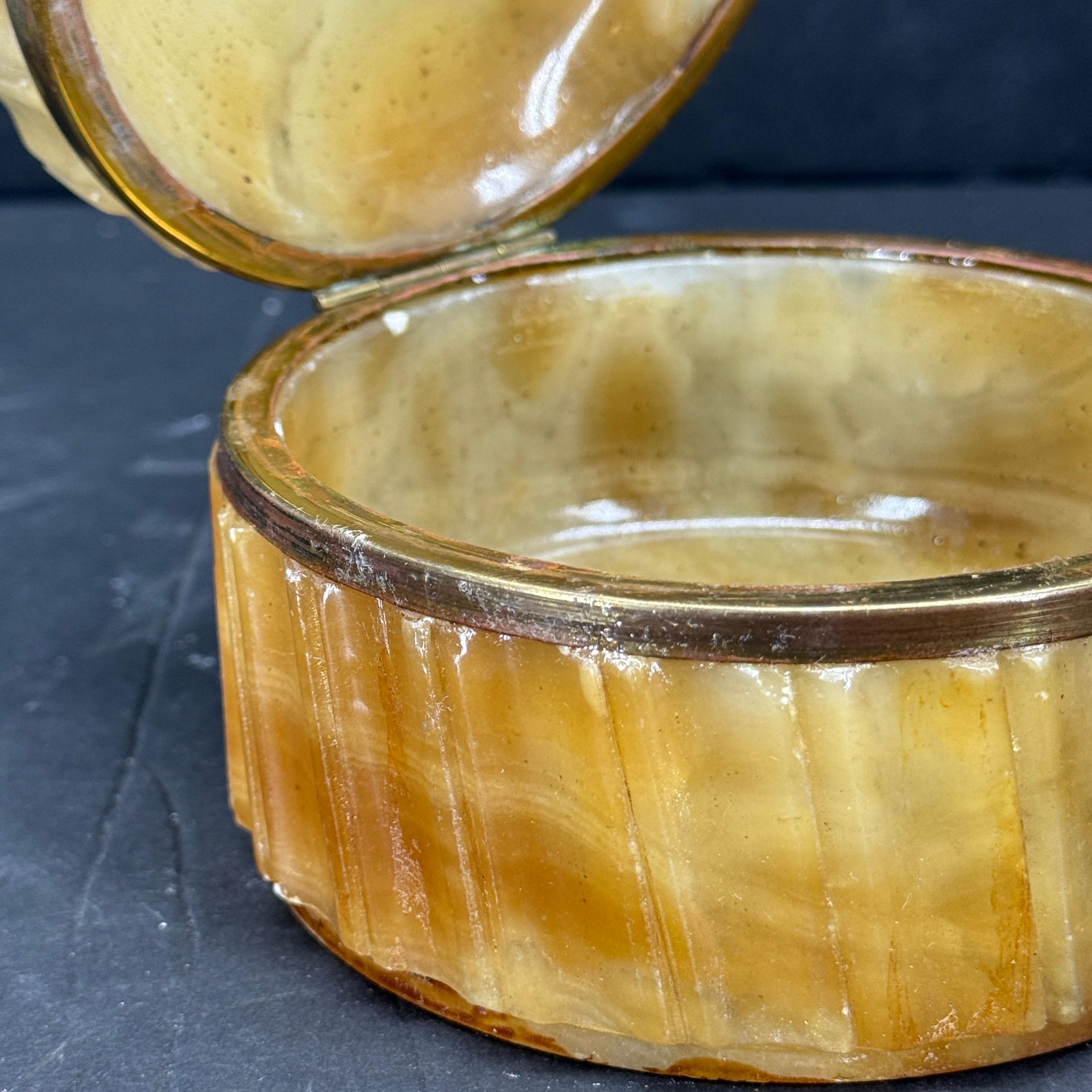 Boîte à bijoux ronde en marbre italienne du milieu du siècle en vente 4