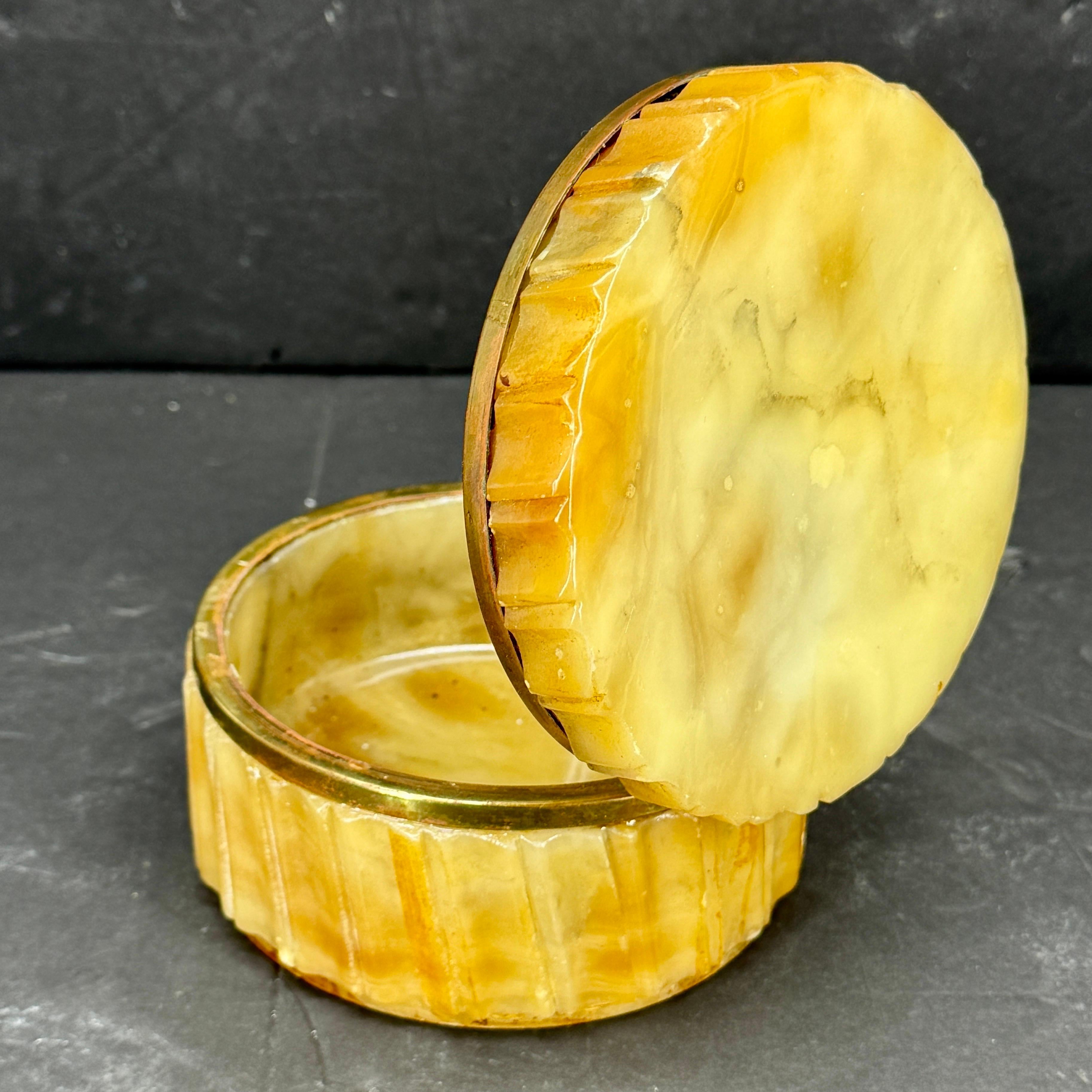 Boîte à bijoux ronde en marbre italienne du milieu du siècle en vente 1