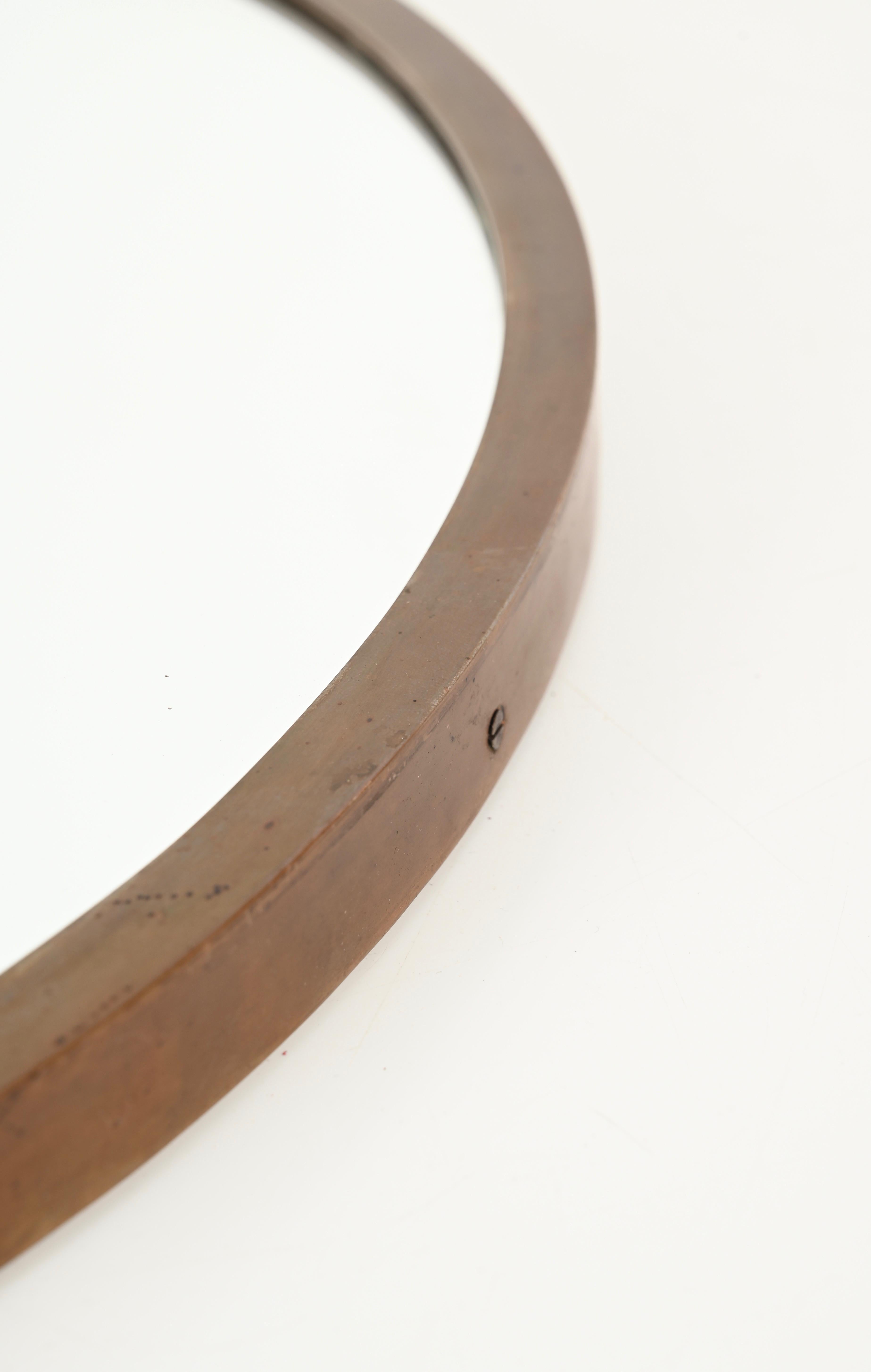 Specchio rotondo italiano di metà secolo in ottone bronzato, Italia anni '50 in vendita 6