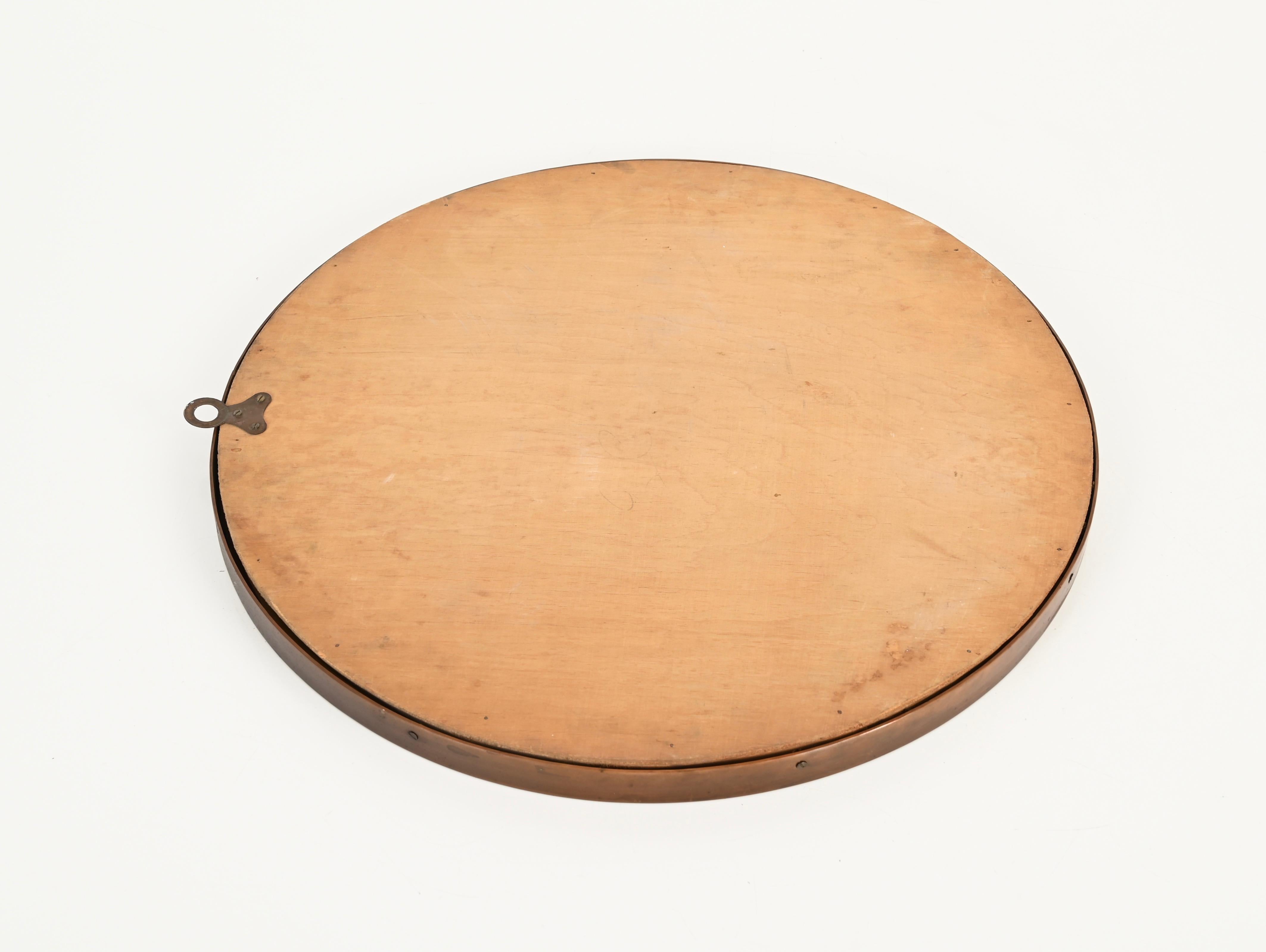 Specchio rotondo italiano di metà secolo in ottone bronzato, Italia anni '50 in vendita 1