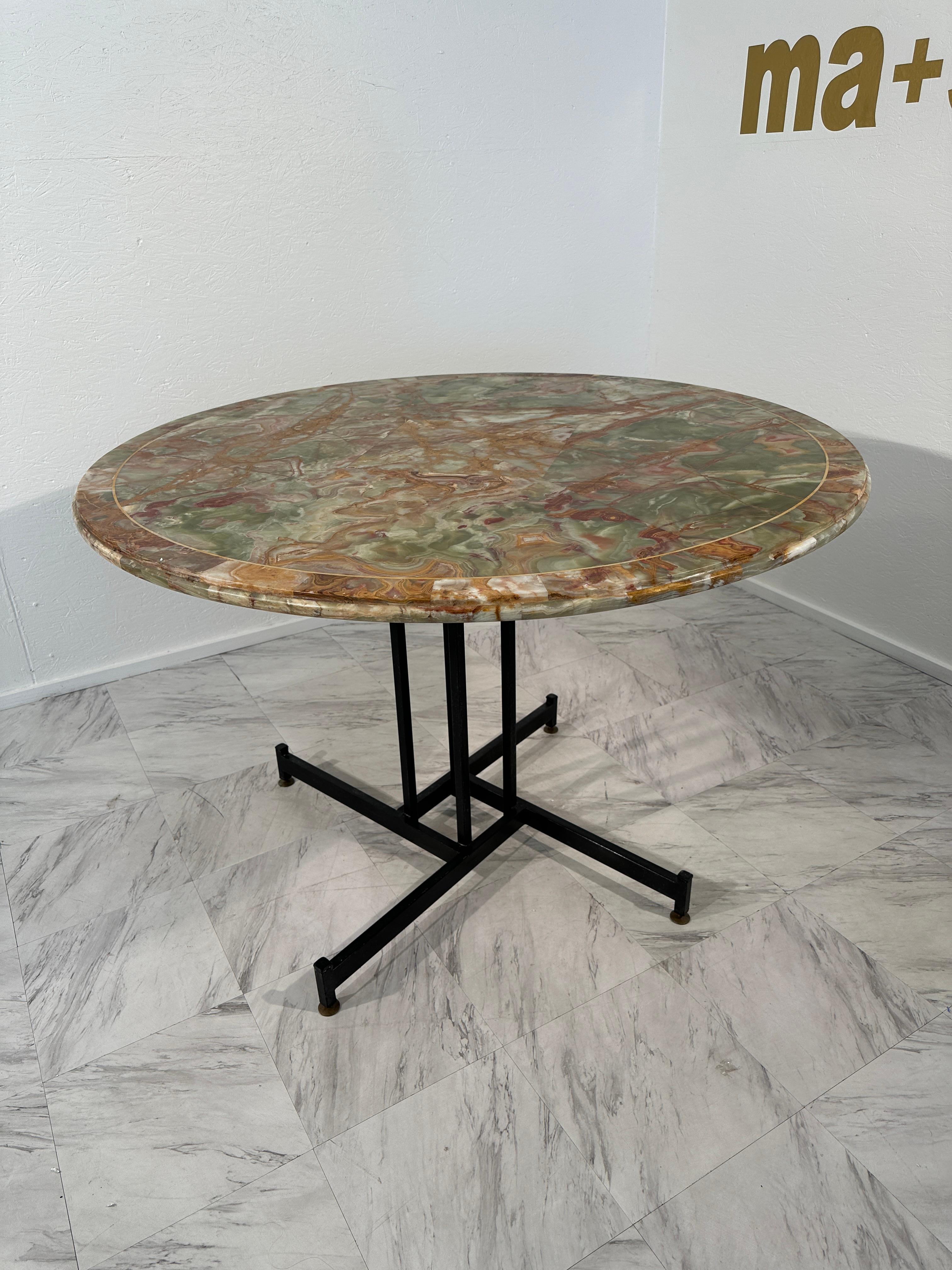 Mid-Century Modern Mid Century Italian Round Table in Onyx Marble B y Ignazio Gardella 1950s For Sale