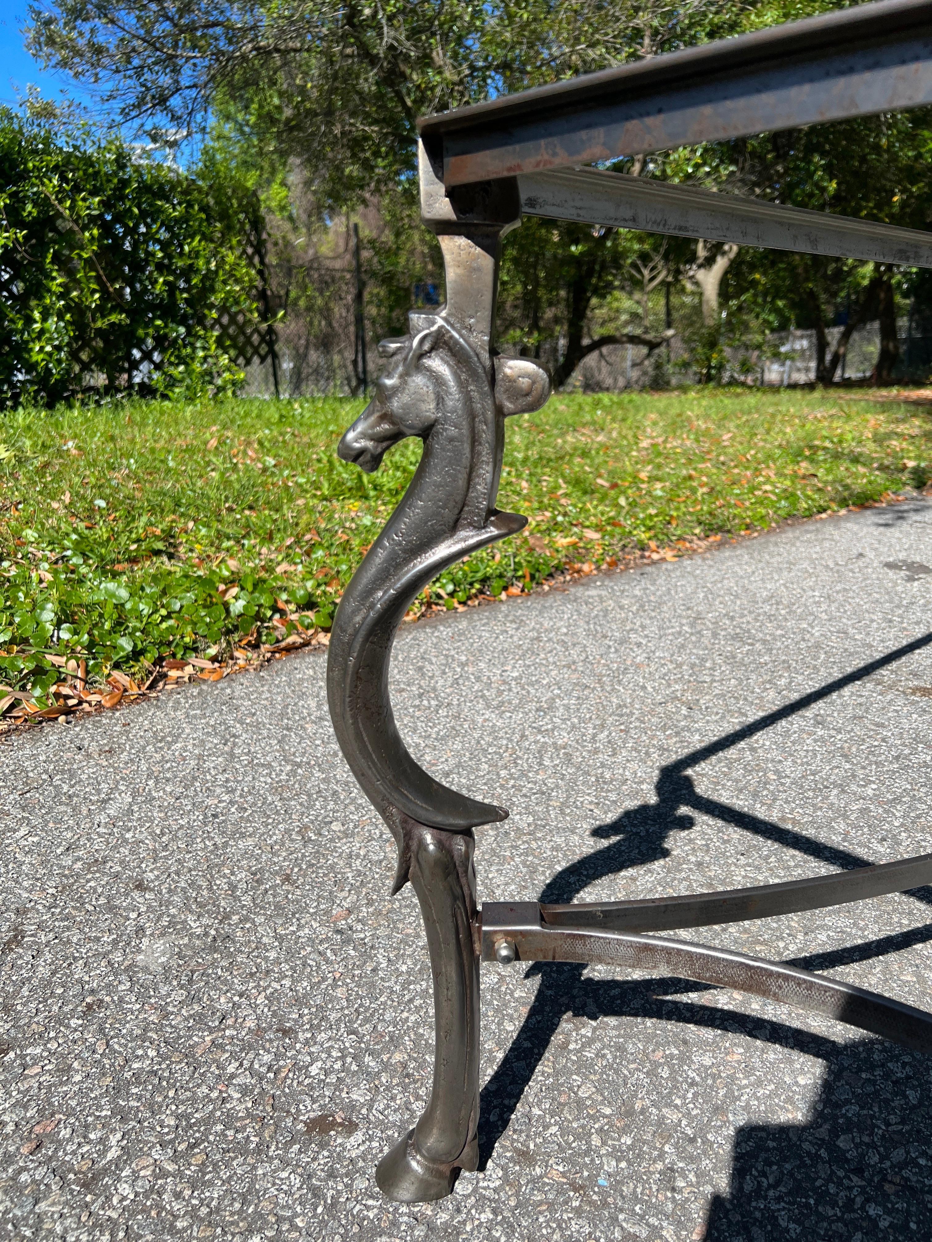 Italienischer Esstisch aus geformtem Stahl aus der Mitte des Jahrhunderts, Maison zugeschrieben im Zustand „Gut“ im Angebot in Atlanta, GA