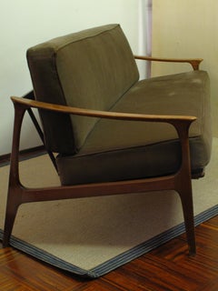 Midcentury Italian Sculpted Walnut Sofa and Pair of Armchairs Set, 1950s