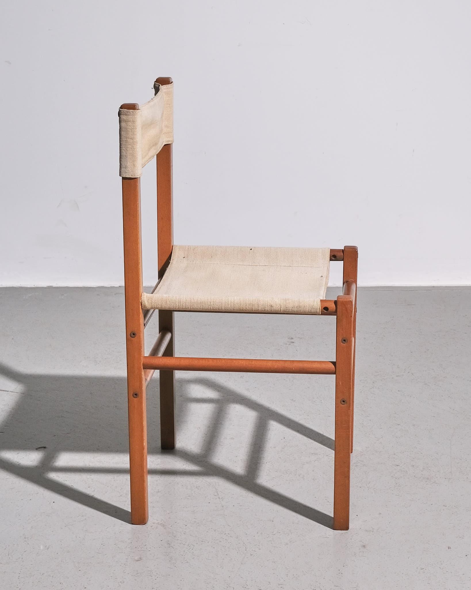 Mid Century Italian Set of Fourteen Dining Chairs In Excellent Condition For Sale In London, GB