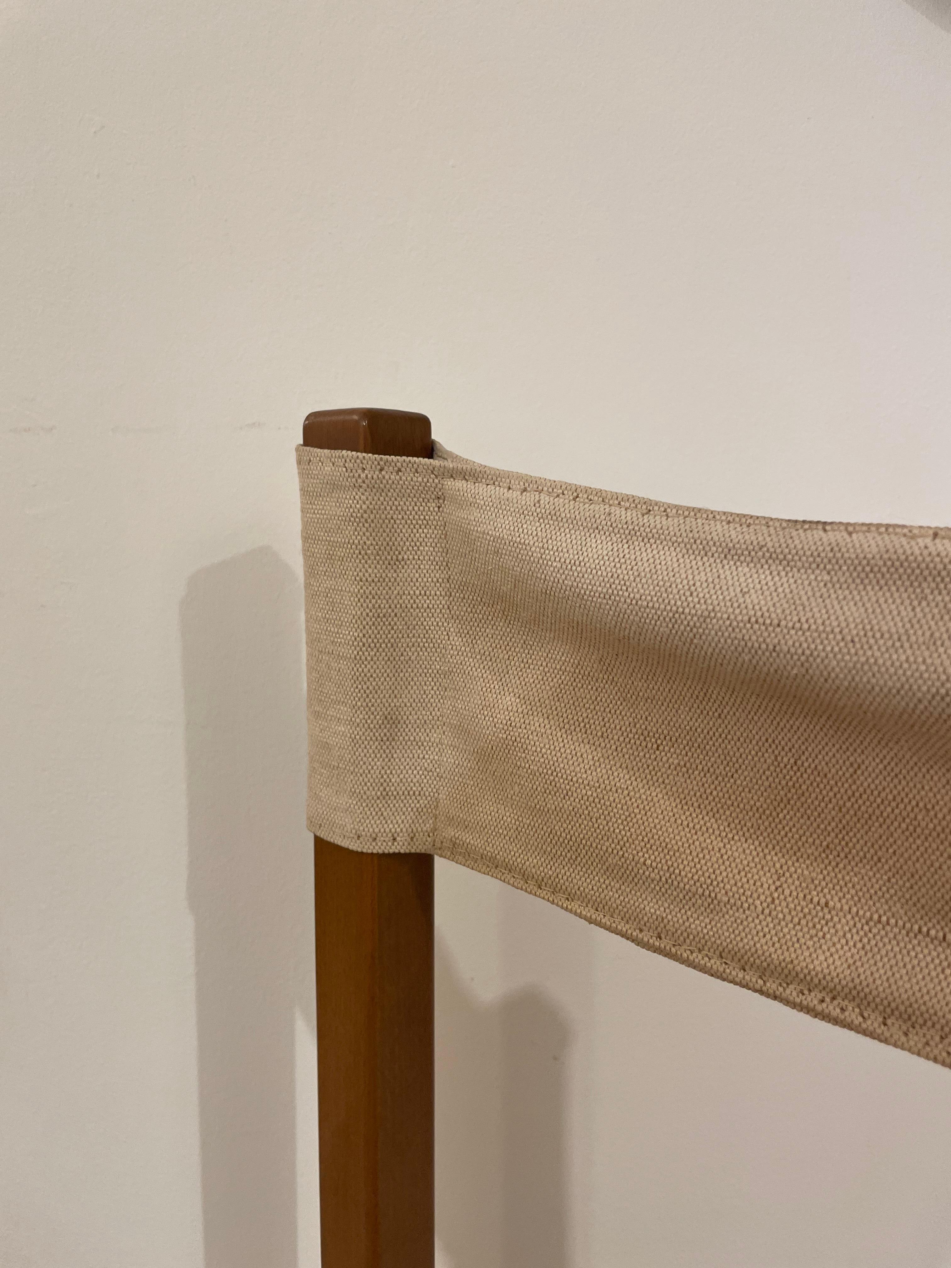 Conjunto italiano de catorce sillas de comedor de mediados de siglo Tela en venta