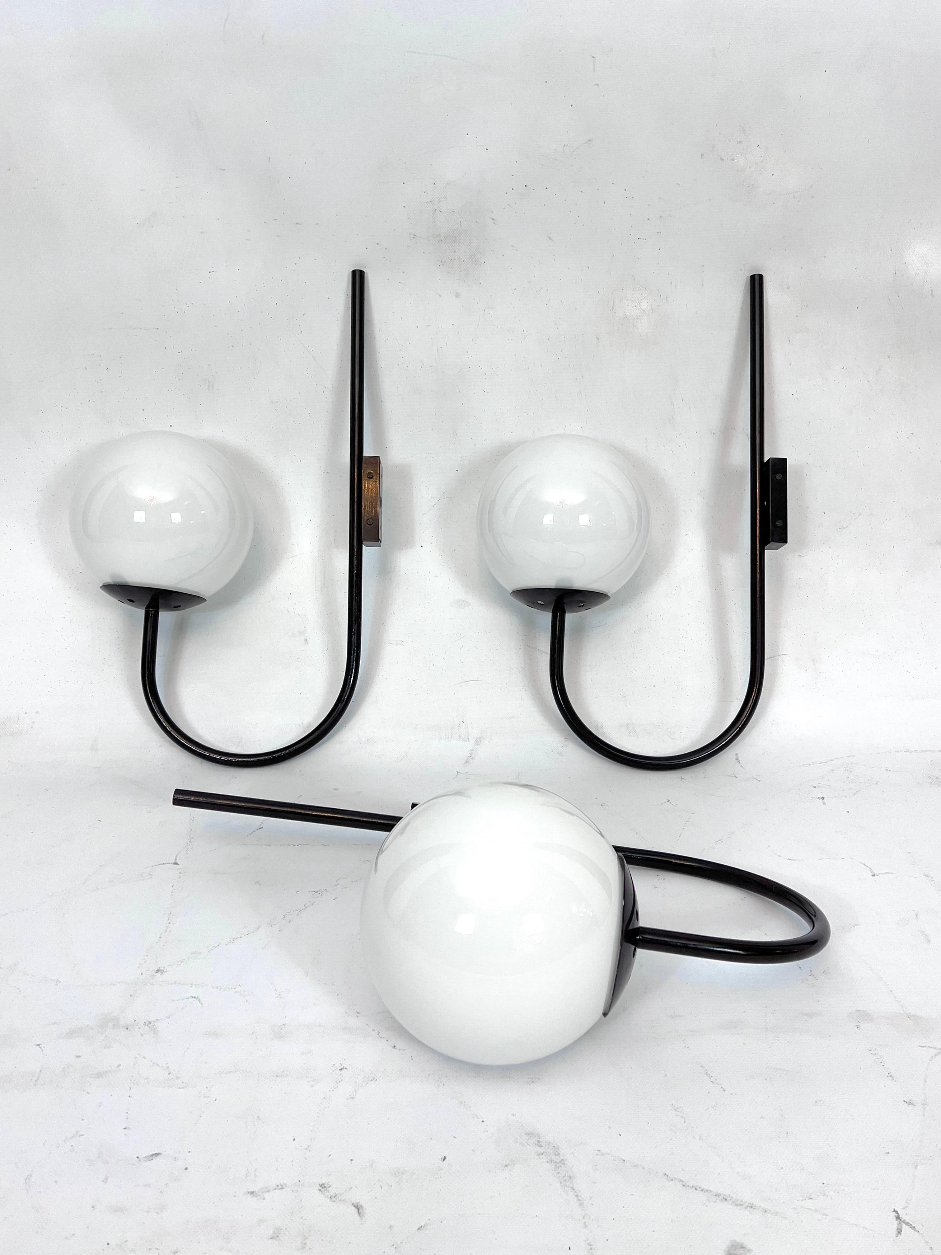 Mid-Century Italian Set of Three Large Sphere Wall Lamps from 60s For Sale 5