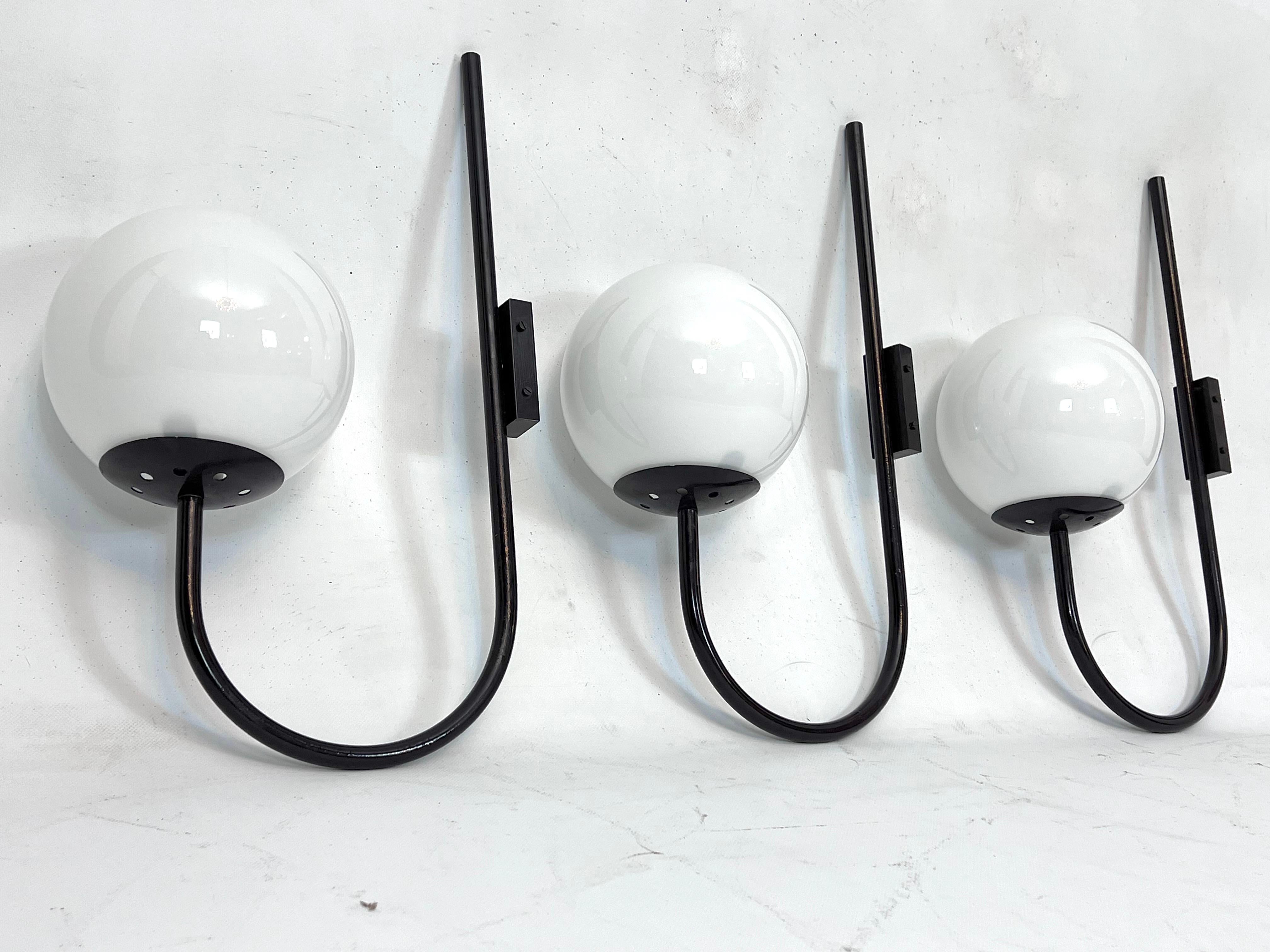 Mid-Century Italian Set of Three Large Sphere Wall Lamps from 60s For Sale 1