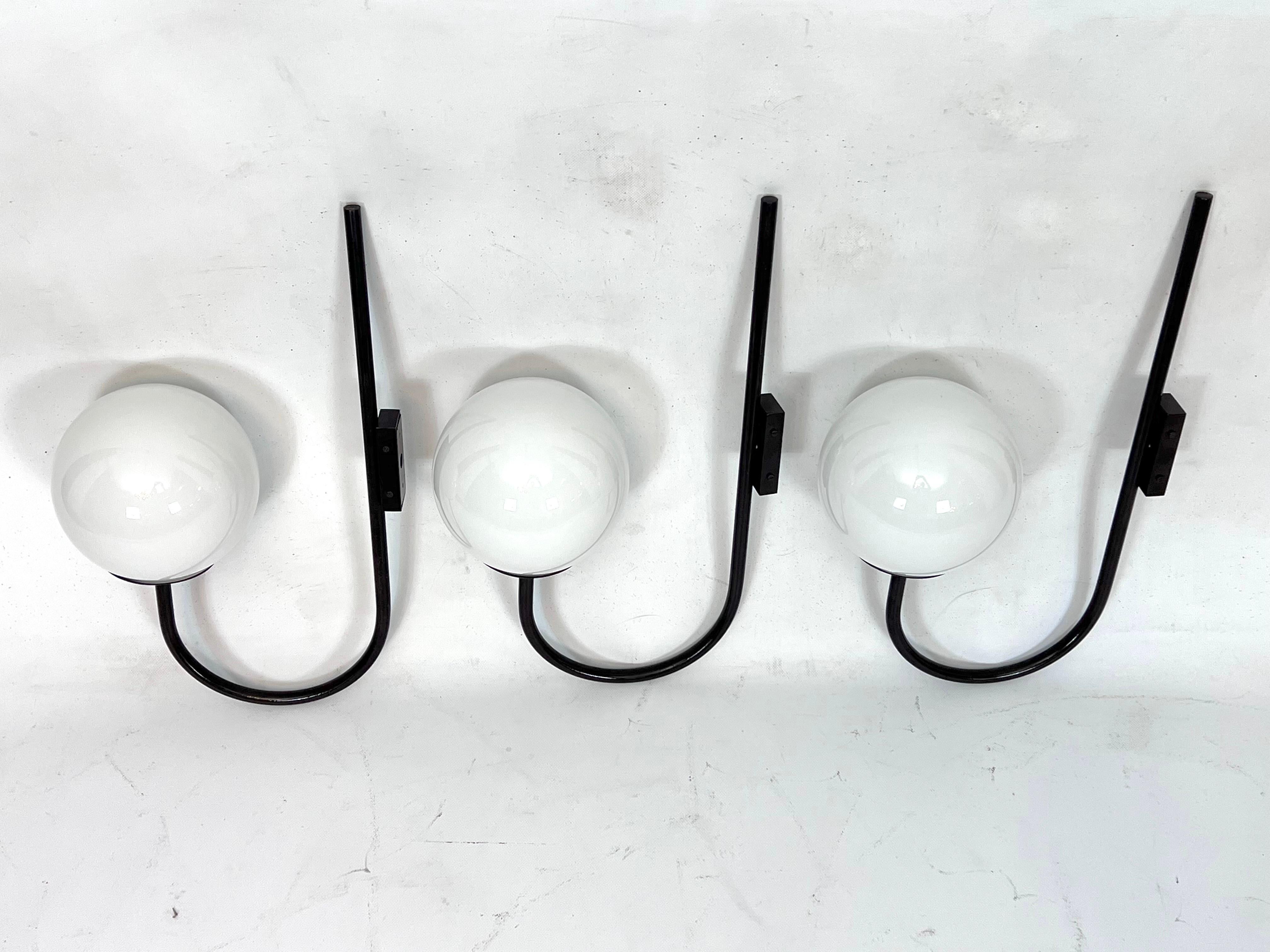 Mid-Century Italian Set of Three Large Sphere Wall Lamps from 60s For Sale 2