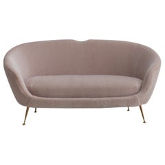 Sofá italiano de mohair de mediados de siglo por Isa Bergamo