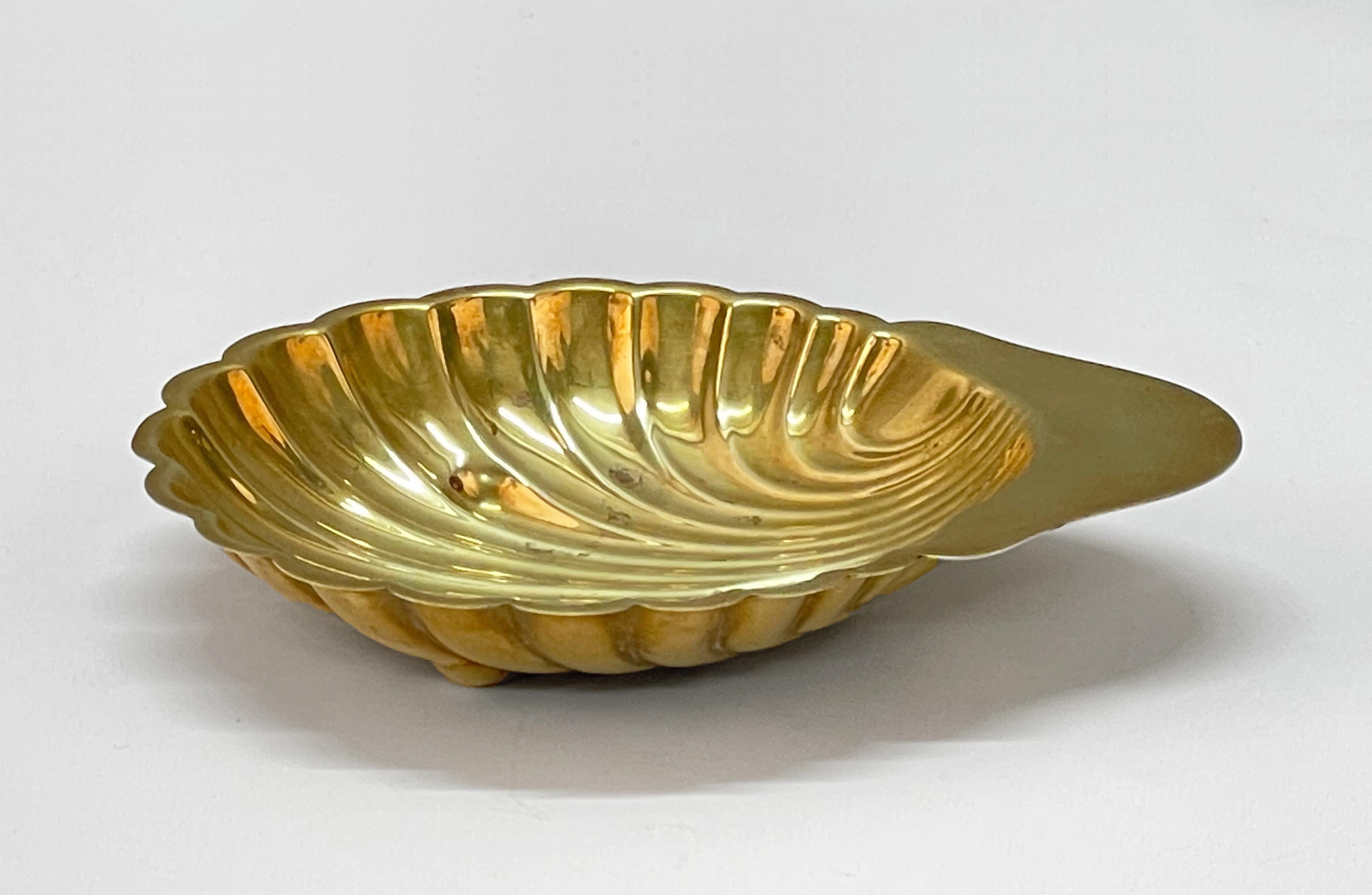 Mid-Century Italian Shell-Shaped Brass Bowl, by Renzo Cassetti 1960s For Sale 6