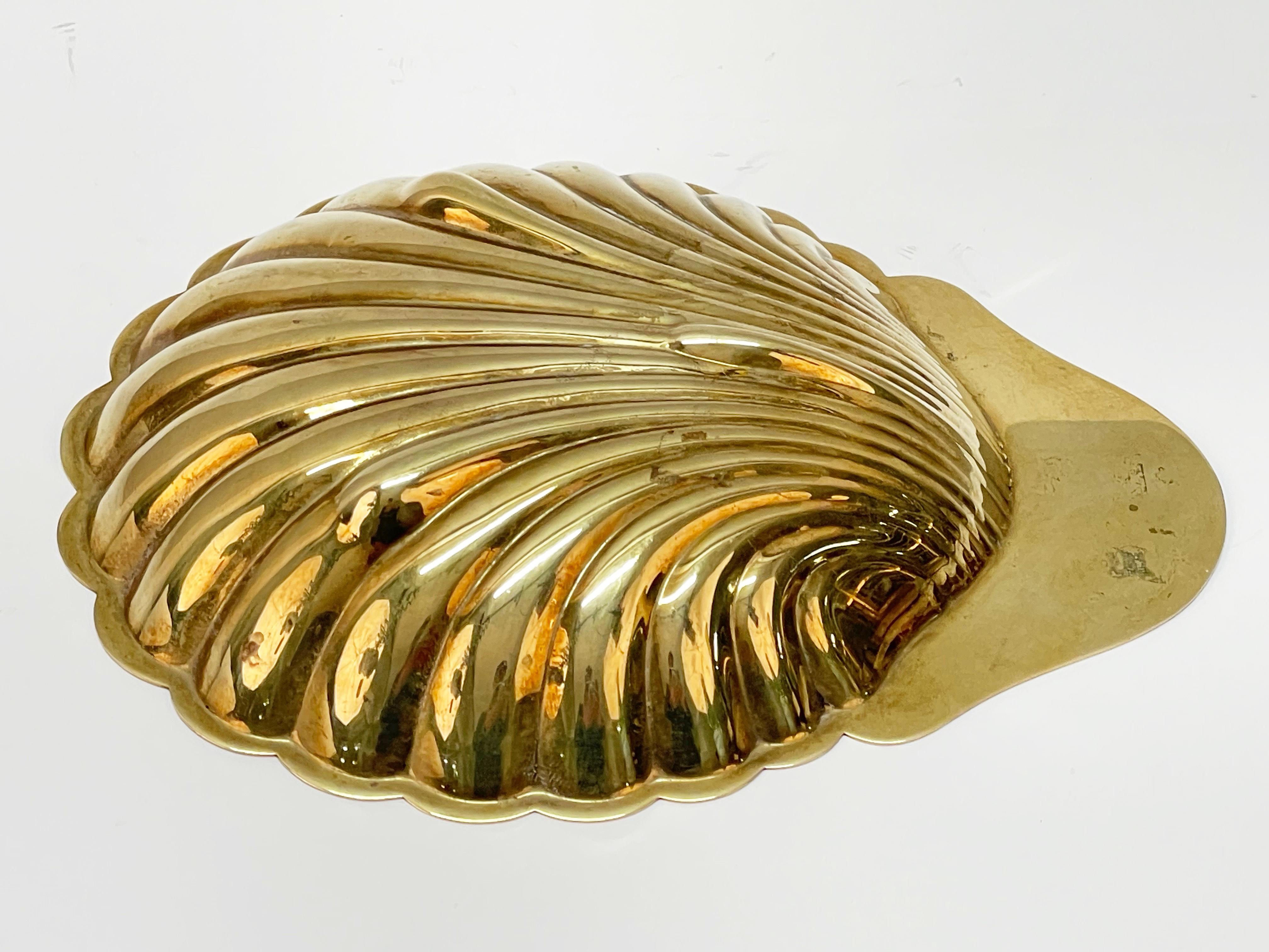Mid-Century Italian Shell-Shaped Brass Bowl, by Renzo Cassetti 1960s For Sale 9