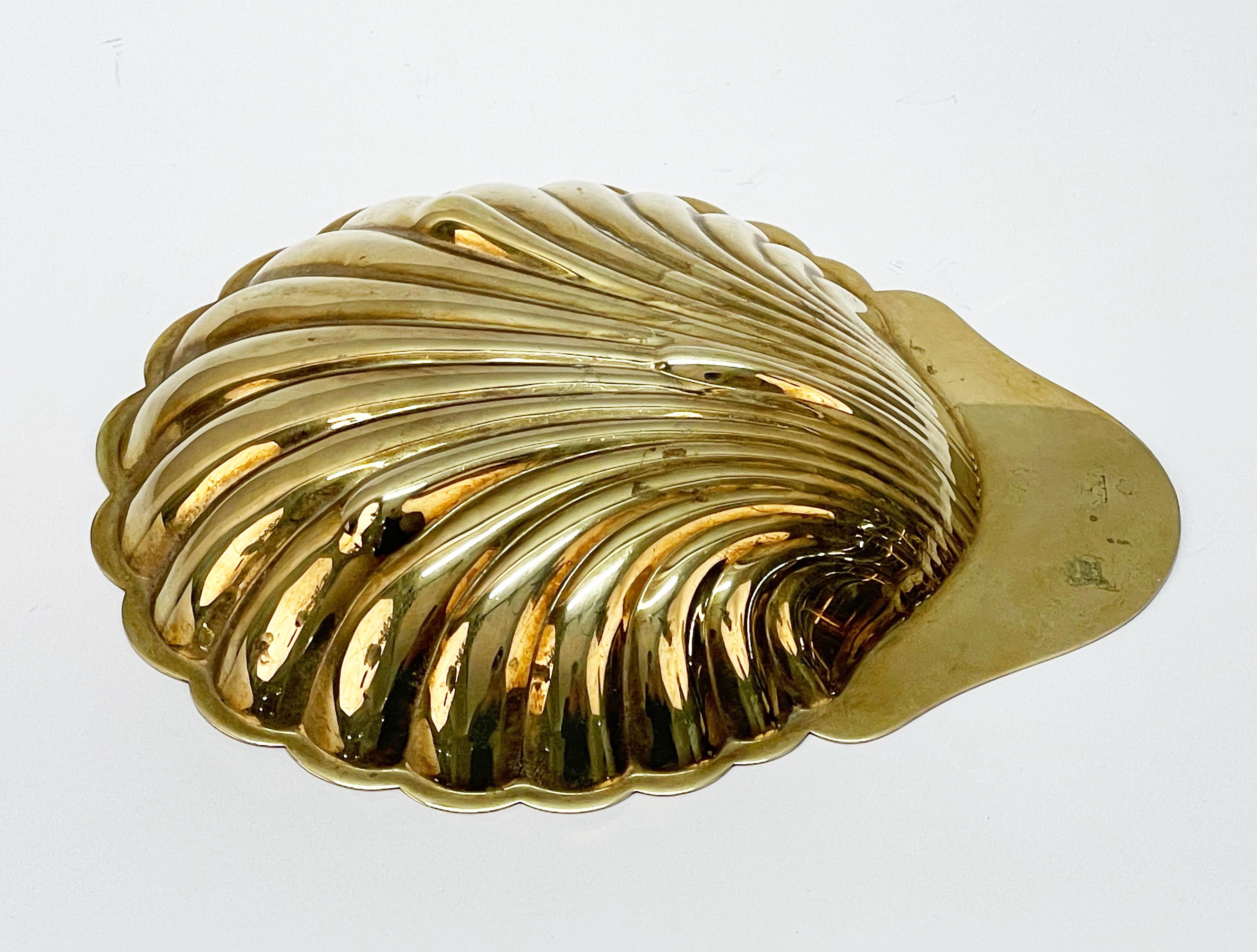 Mid-Century Italian Shell-Shaped Brass Bowl, by Renzo Cassetti 1960s For Sale 10