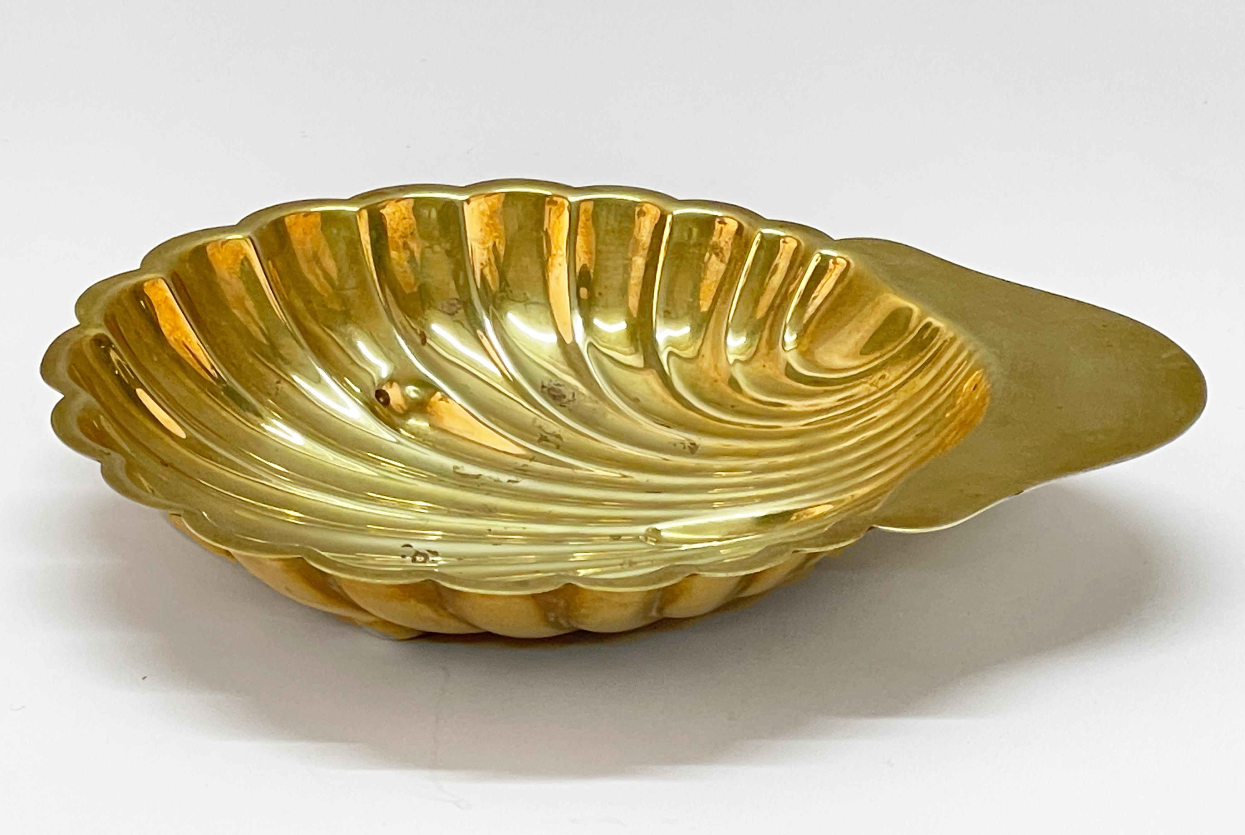 Mid-Century Italian Shell-Shaped Brass Bowl, by Renzo Cassetti 1960s For Sale 4