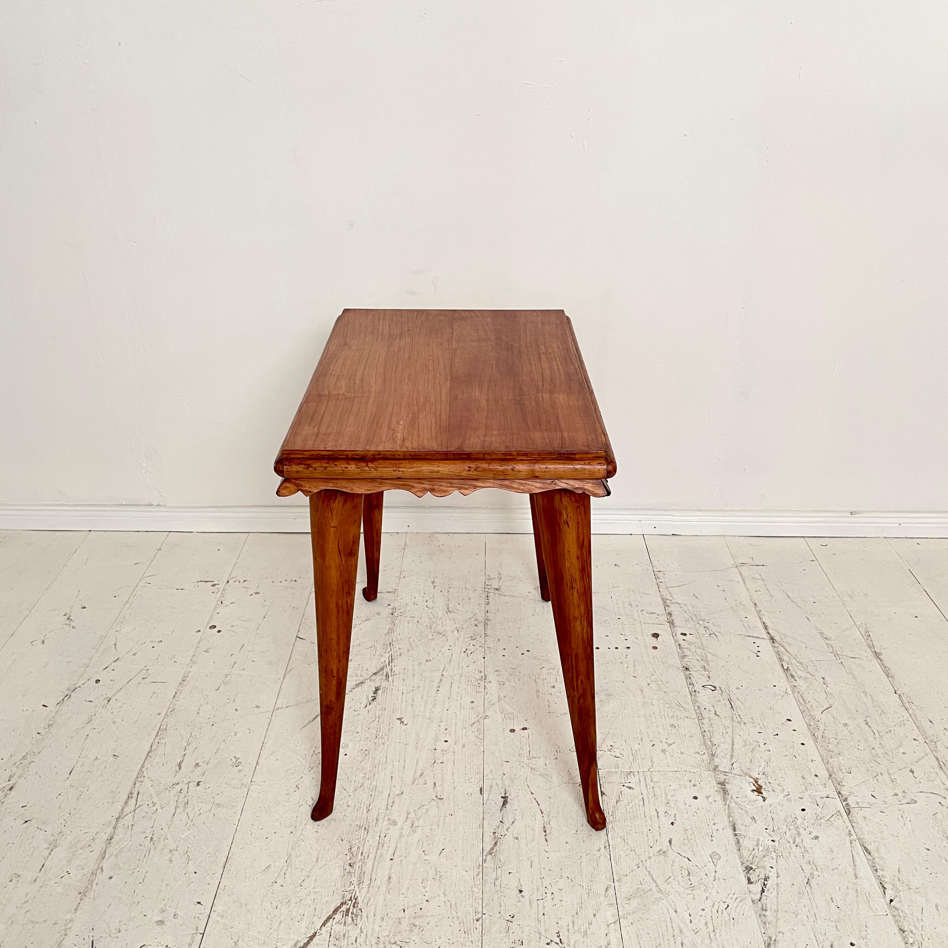 Mid-Century Italian Side Table attributed to Paolo Buffa in Cherry Wood, 1948 3