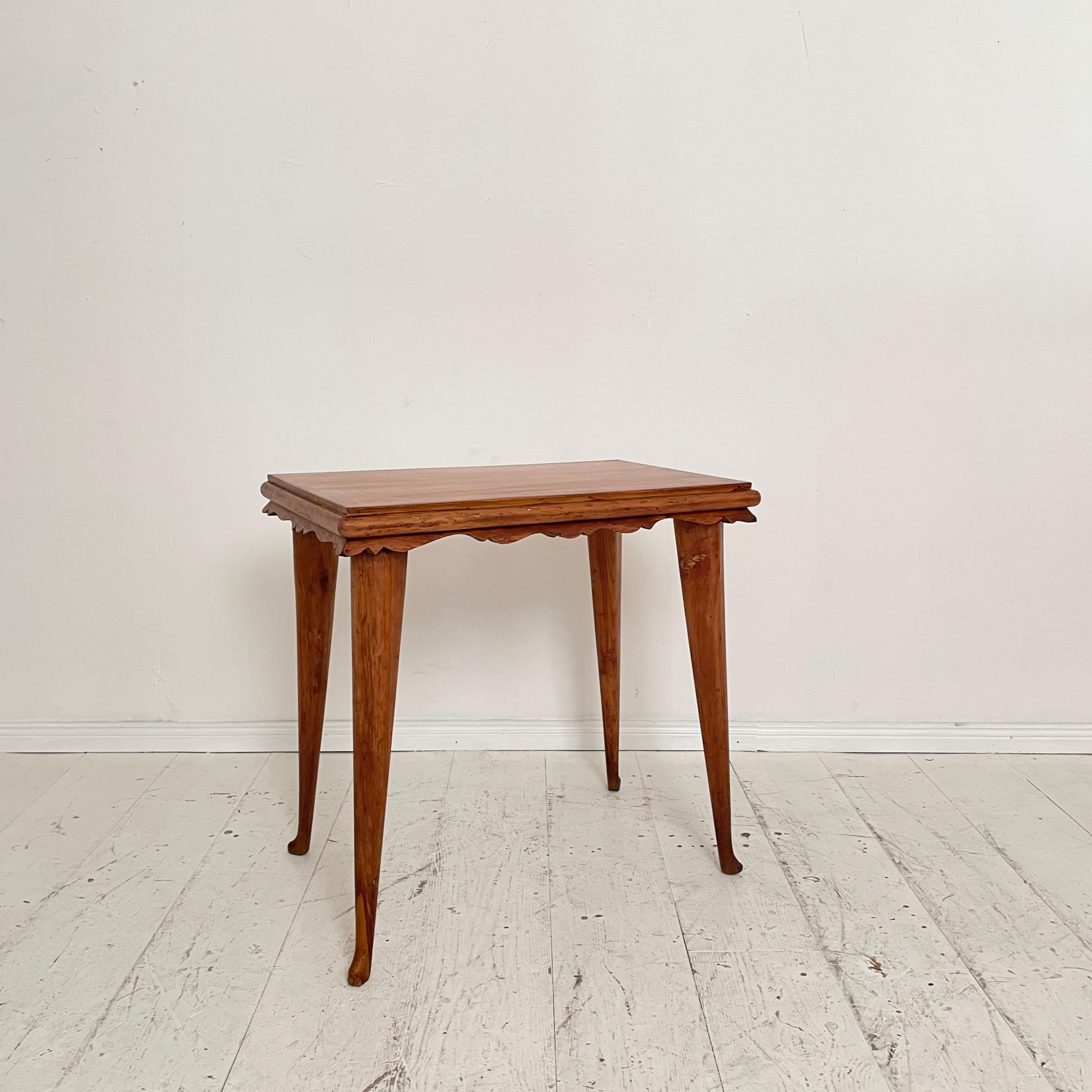 Mid-Century Italian Side Table attributed to Paolo Buffa in Cherry Wood, 1948 4