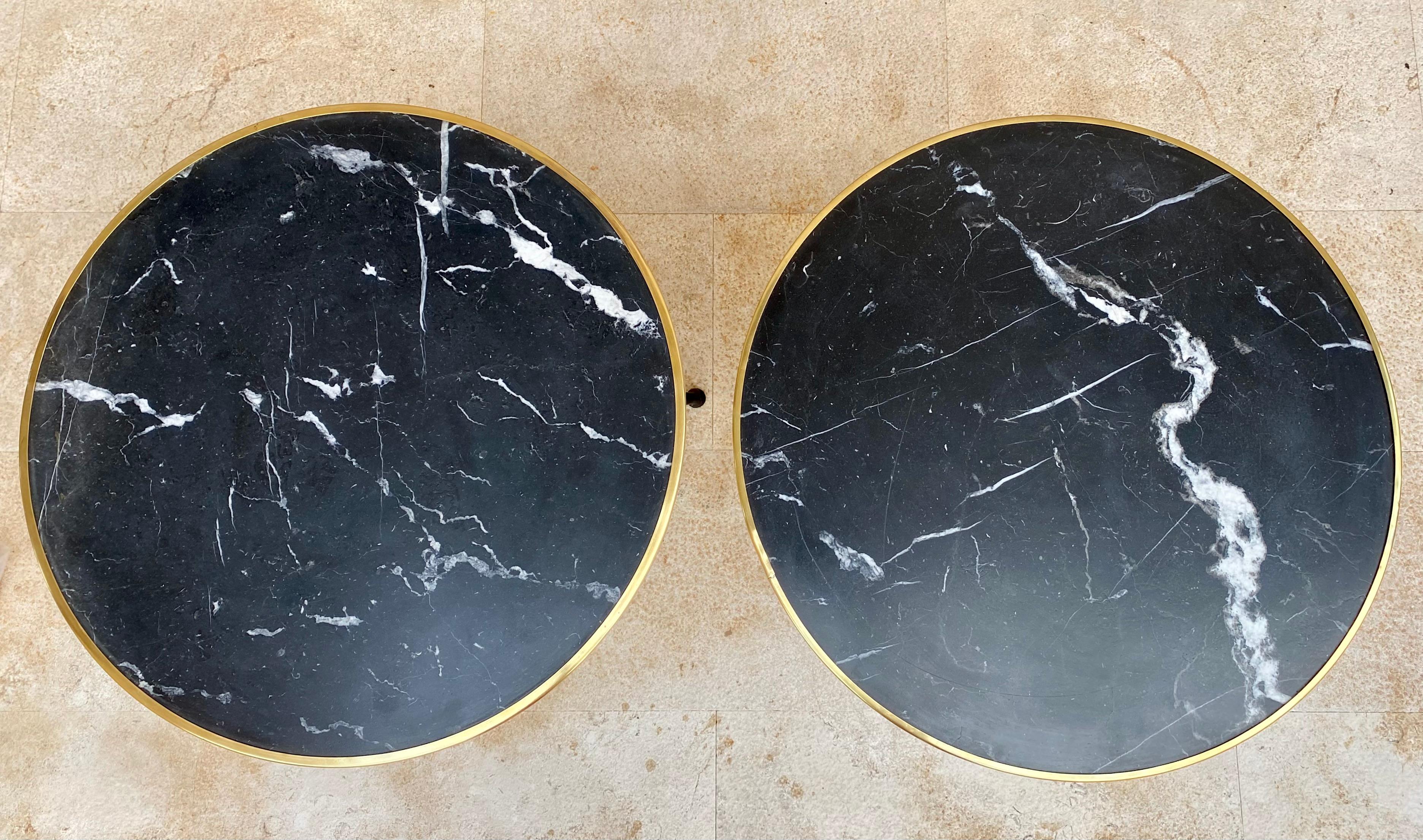 Mid-Century Italian Side Tables in Brass and Iron with Marble Top Set of Two In Good Condition For Sale In Miami, FL