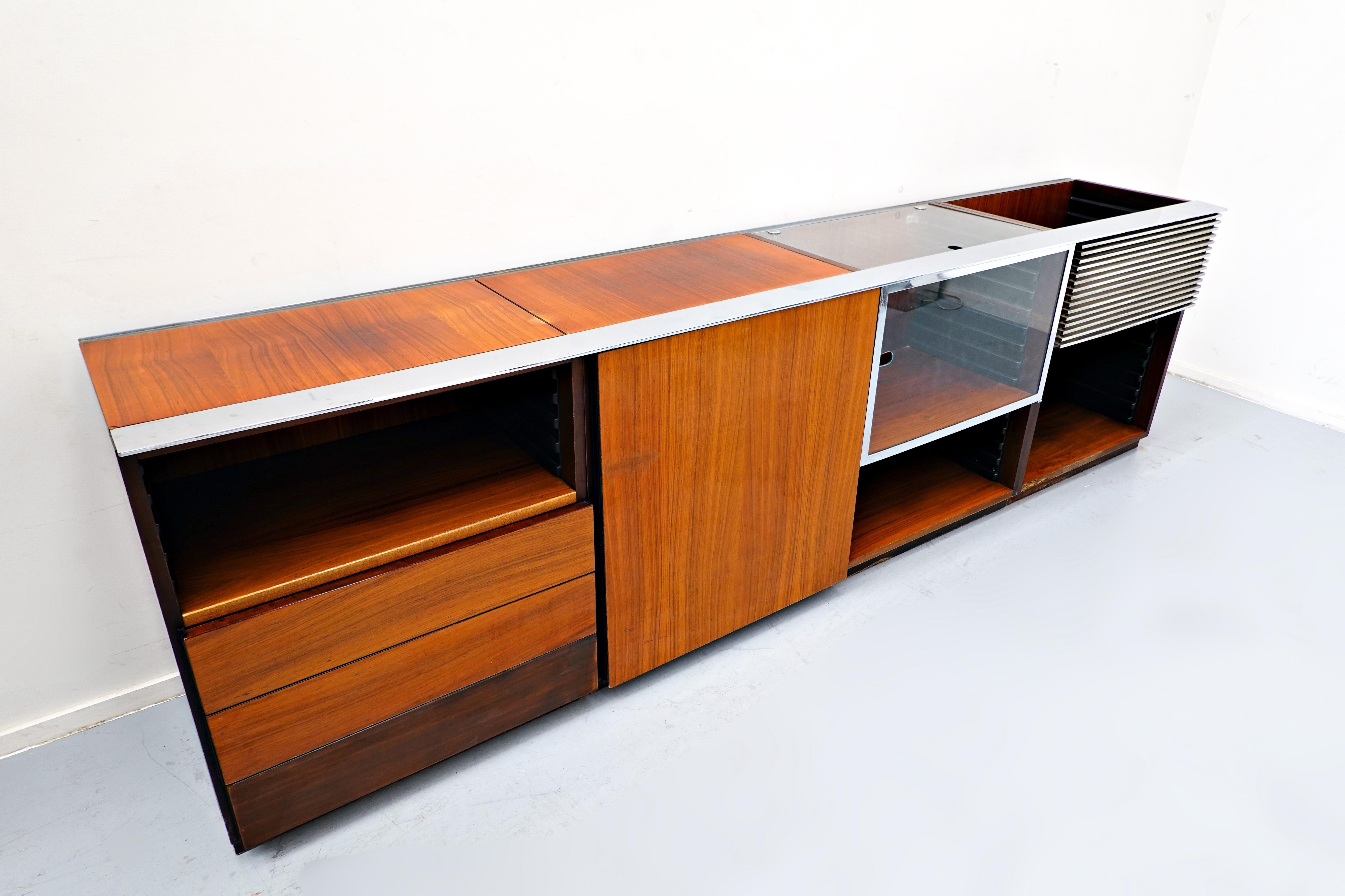 Mid-Century Modern Italian Wooden Sideboard, 1960s In Good Condition In Brussels, BE